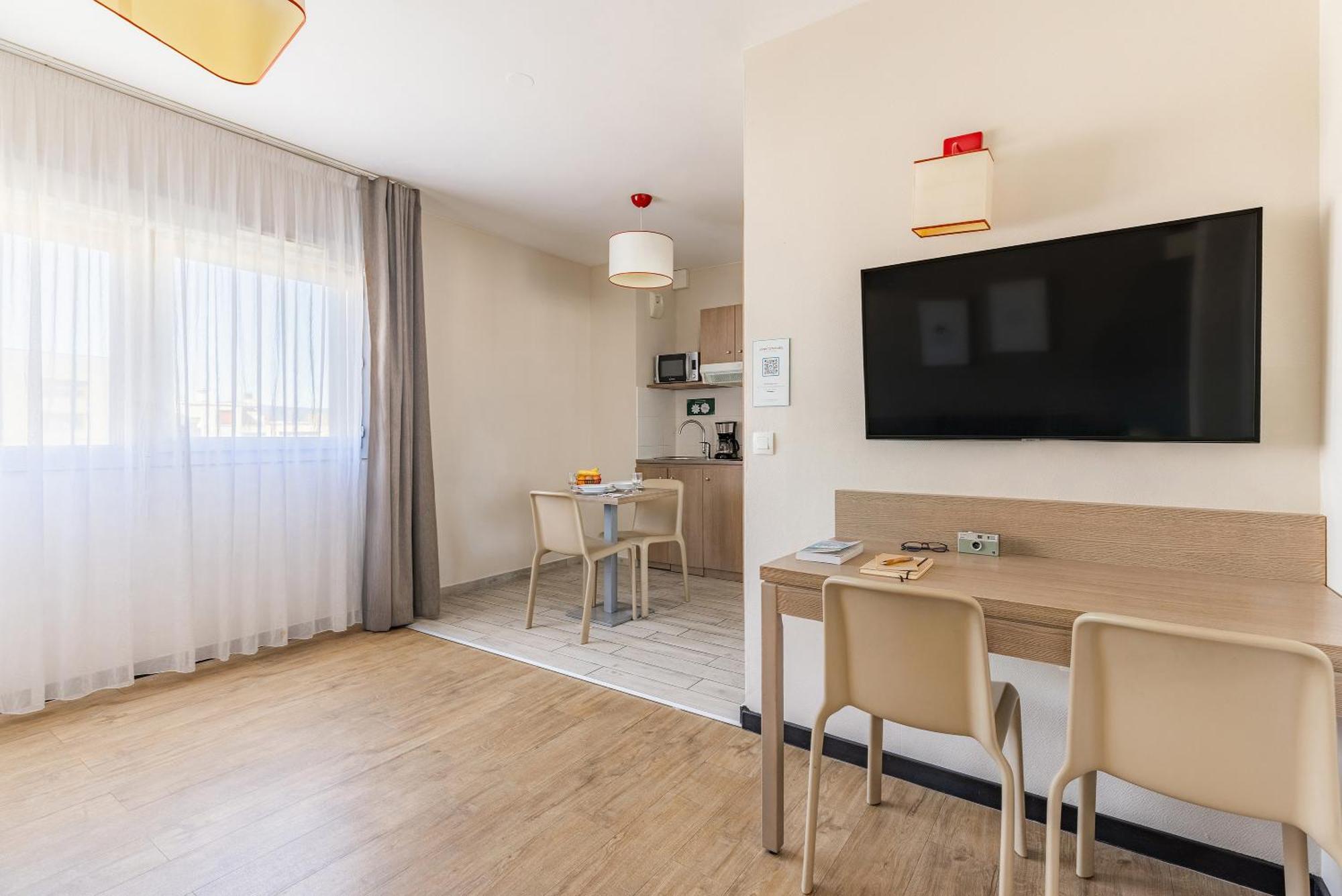 Superior Apartment,1765340773:JPEG