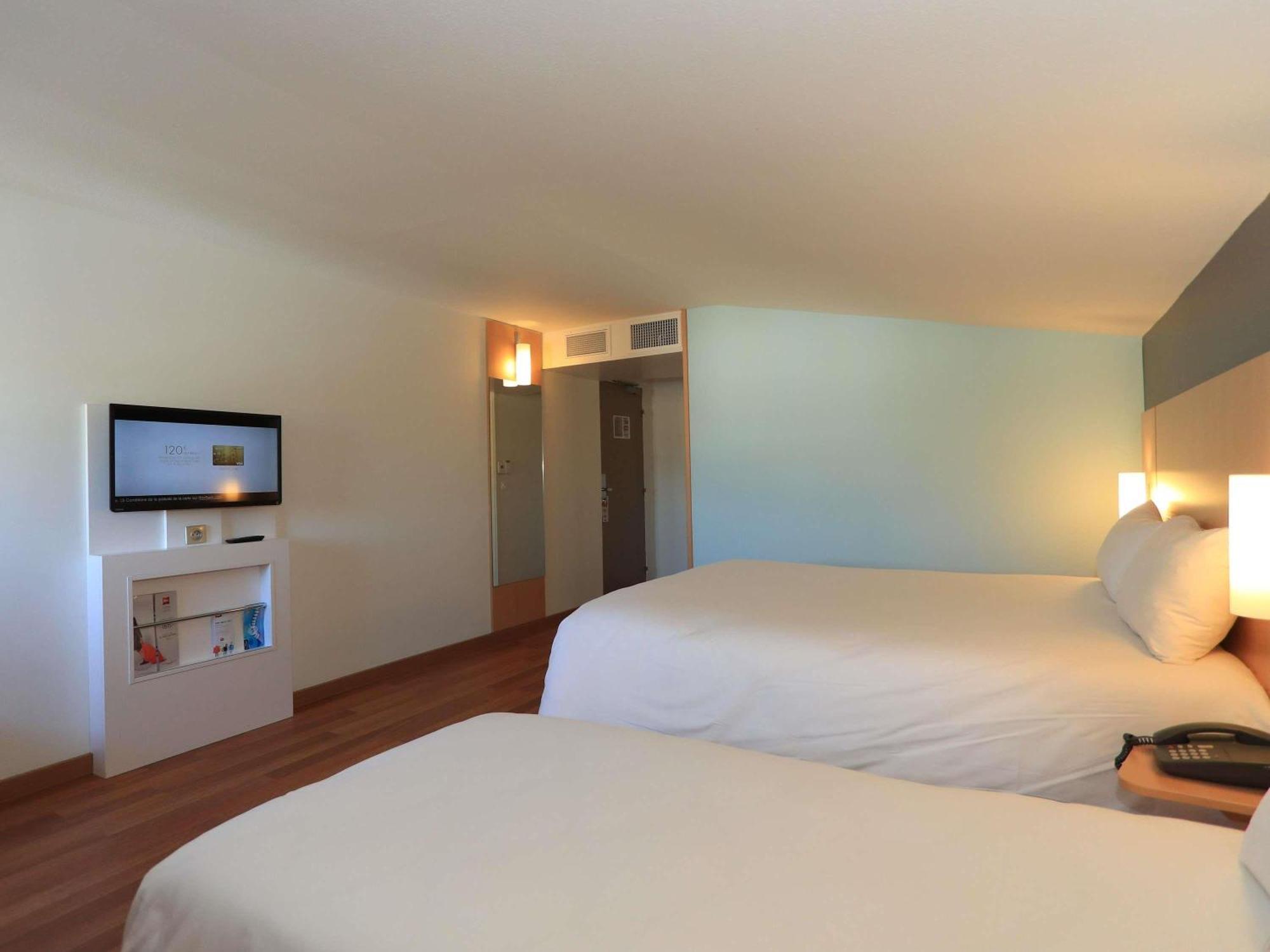 Chambre Standard avec 1 Lit Double et 1 Lit Simple