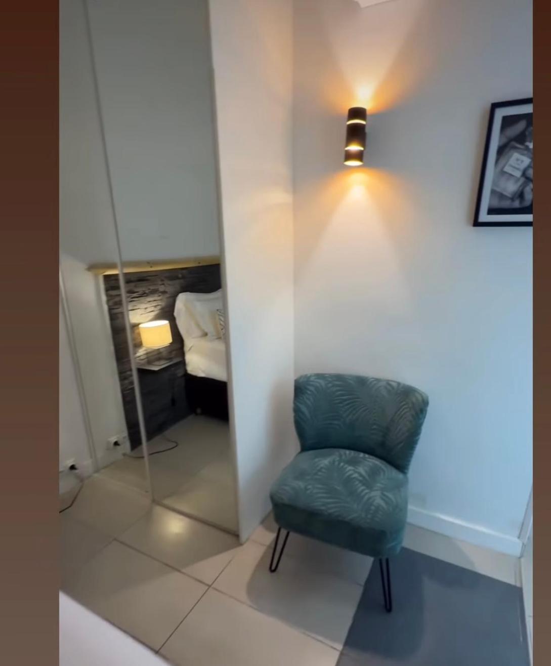 Double room italian shower Air Conditioning