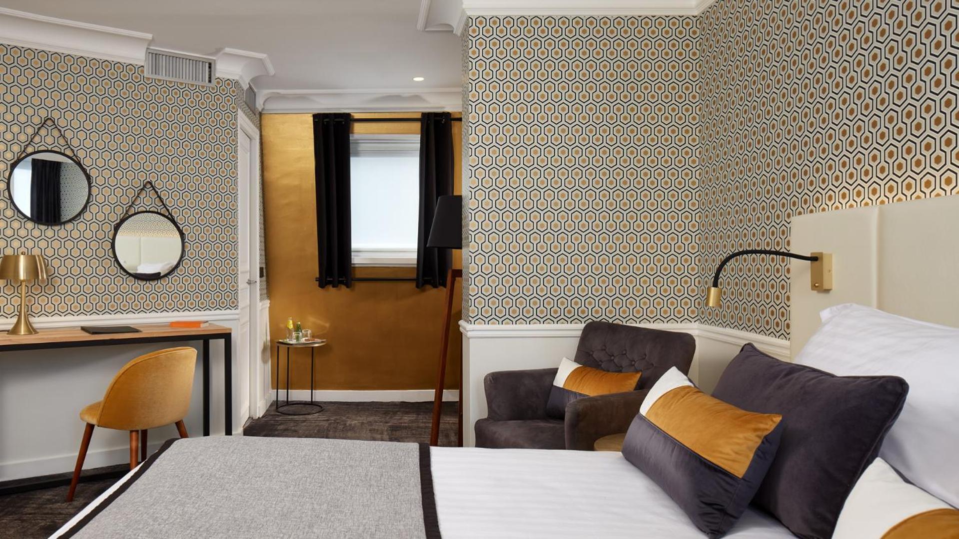 Junior Suite,1765355167:JPEG