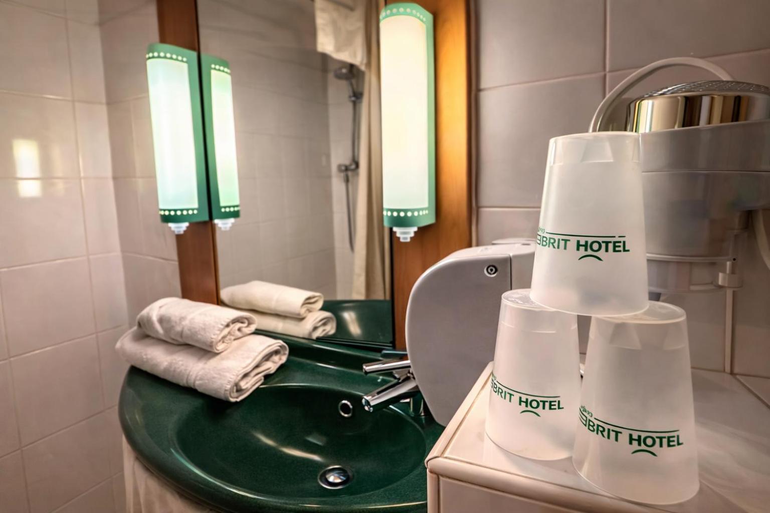 Triple Room,1765430222:JPEG