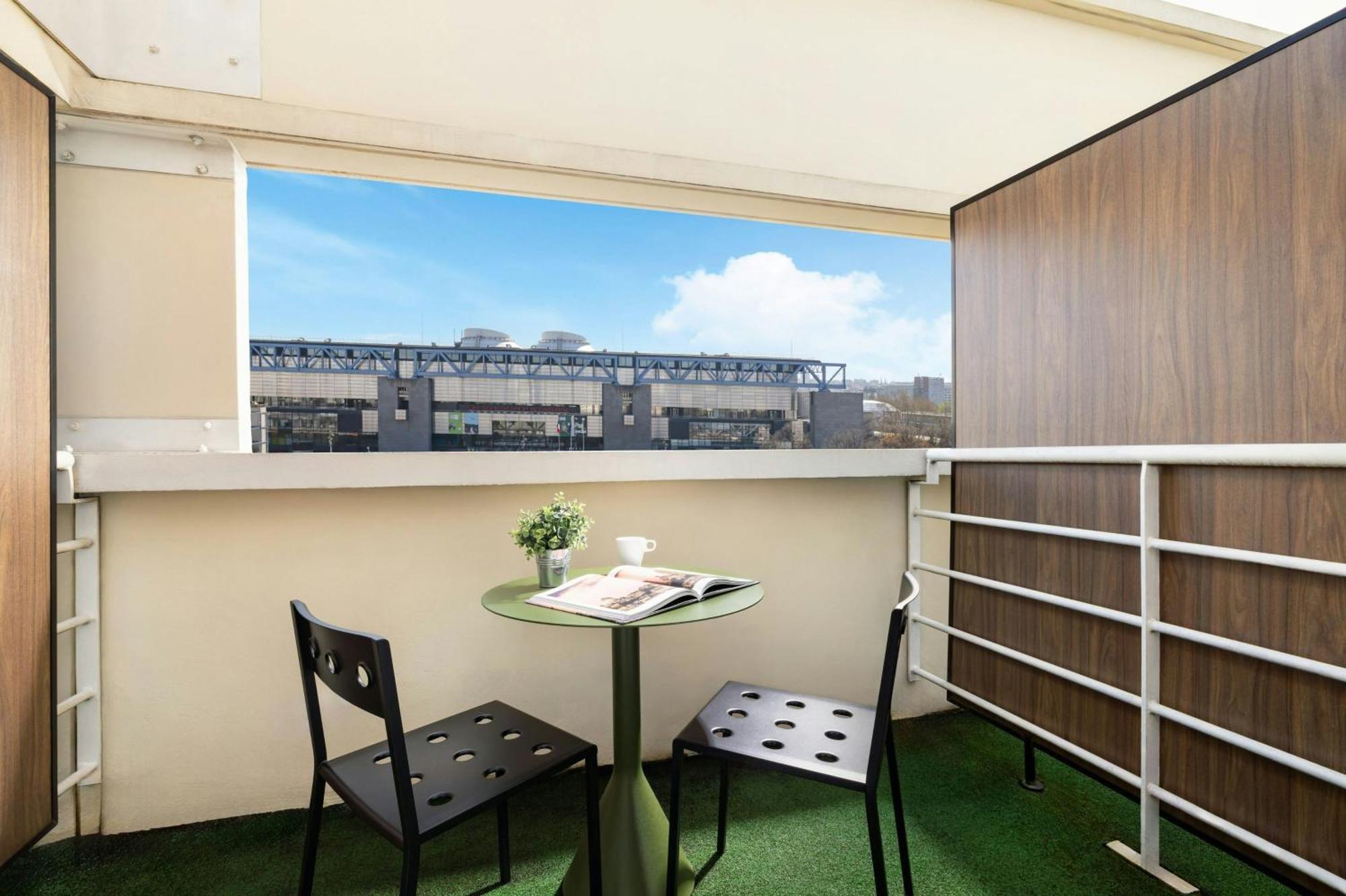 Supreme Queen Room Balcony