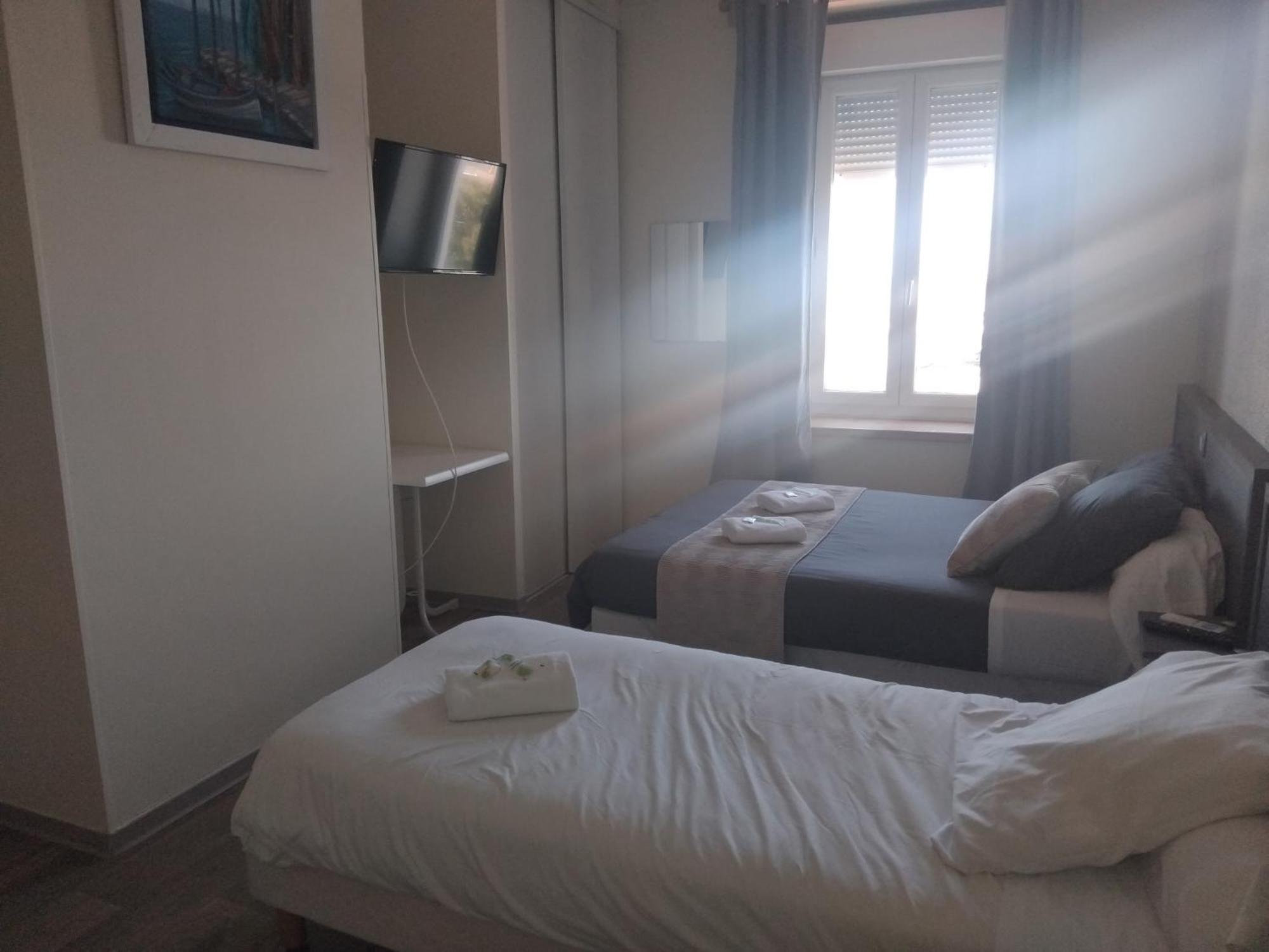 Triple Room City View,1765968978:JPEG