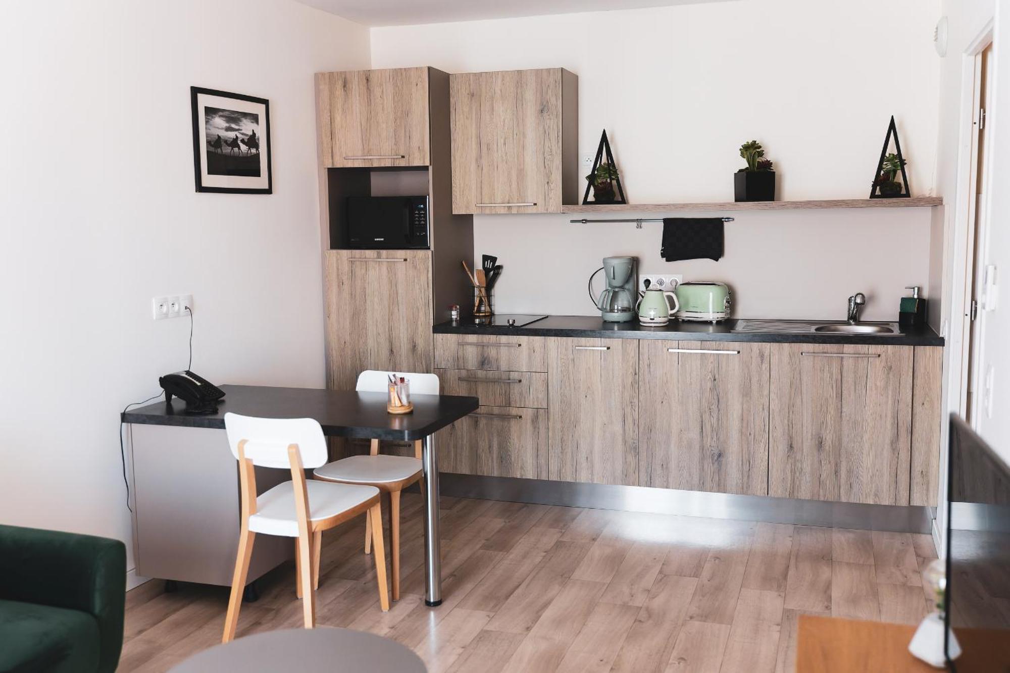 Deluxe Apartment,1766047860:JPEG