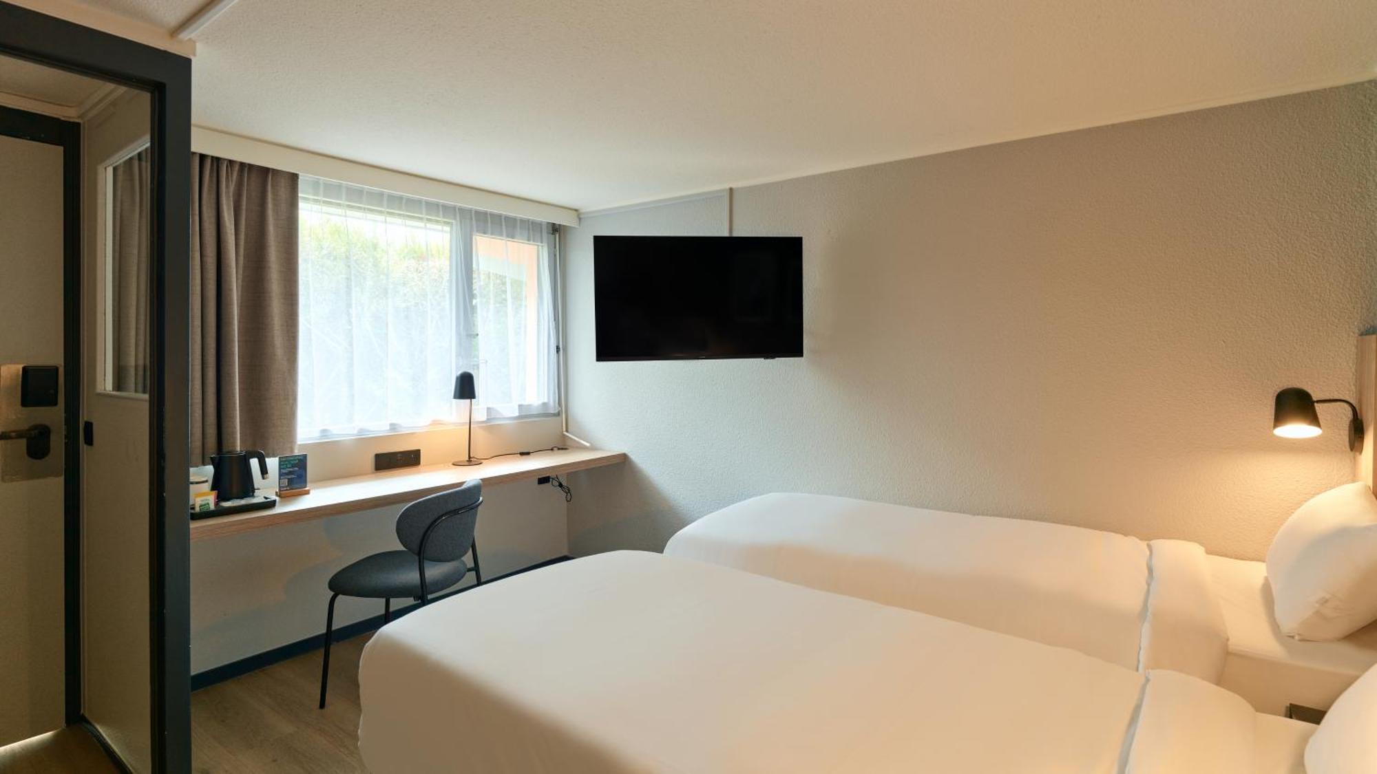 Standard Room 2 Single Beds
