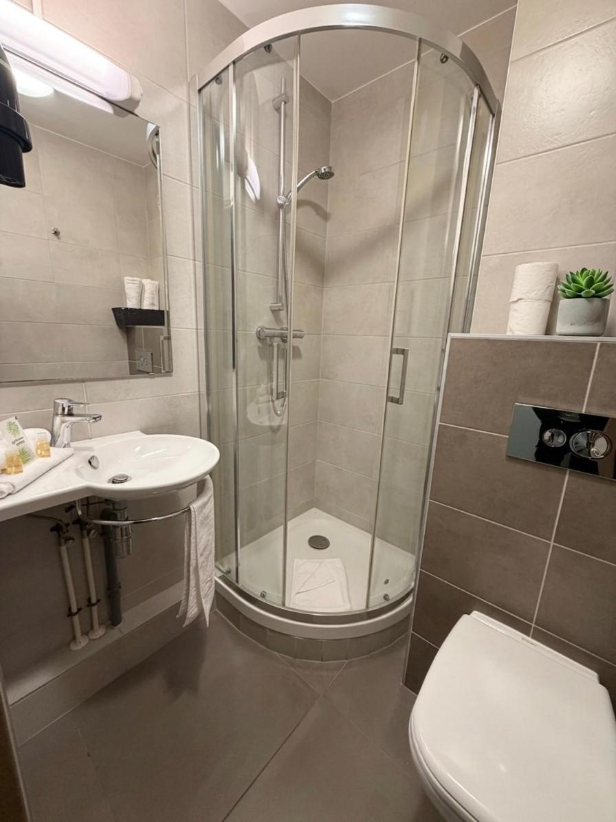 Standard Twin Room,1769483403:JPEG