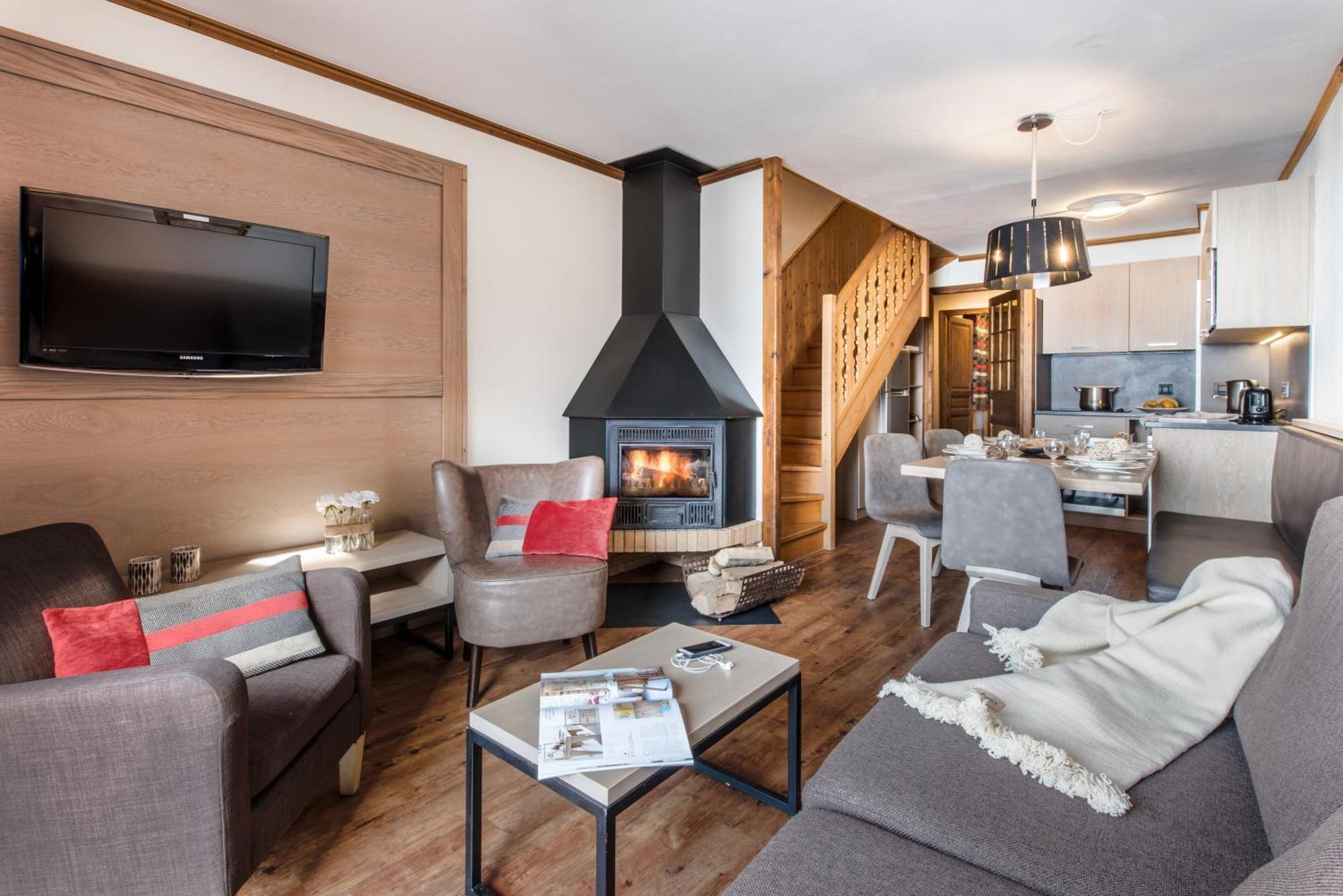 Three-Bedroom Apartment Fireplace Montana Soleil