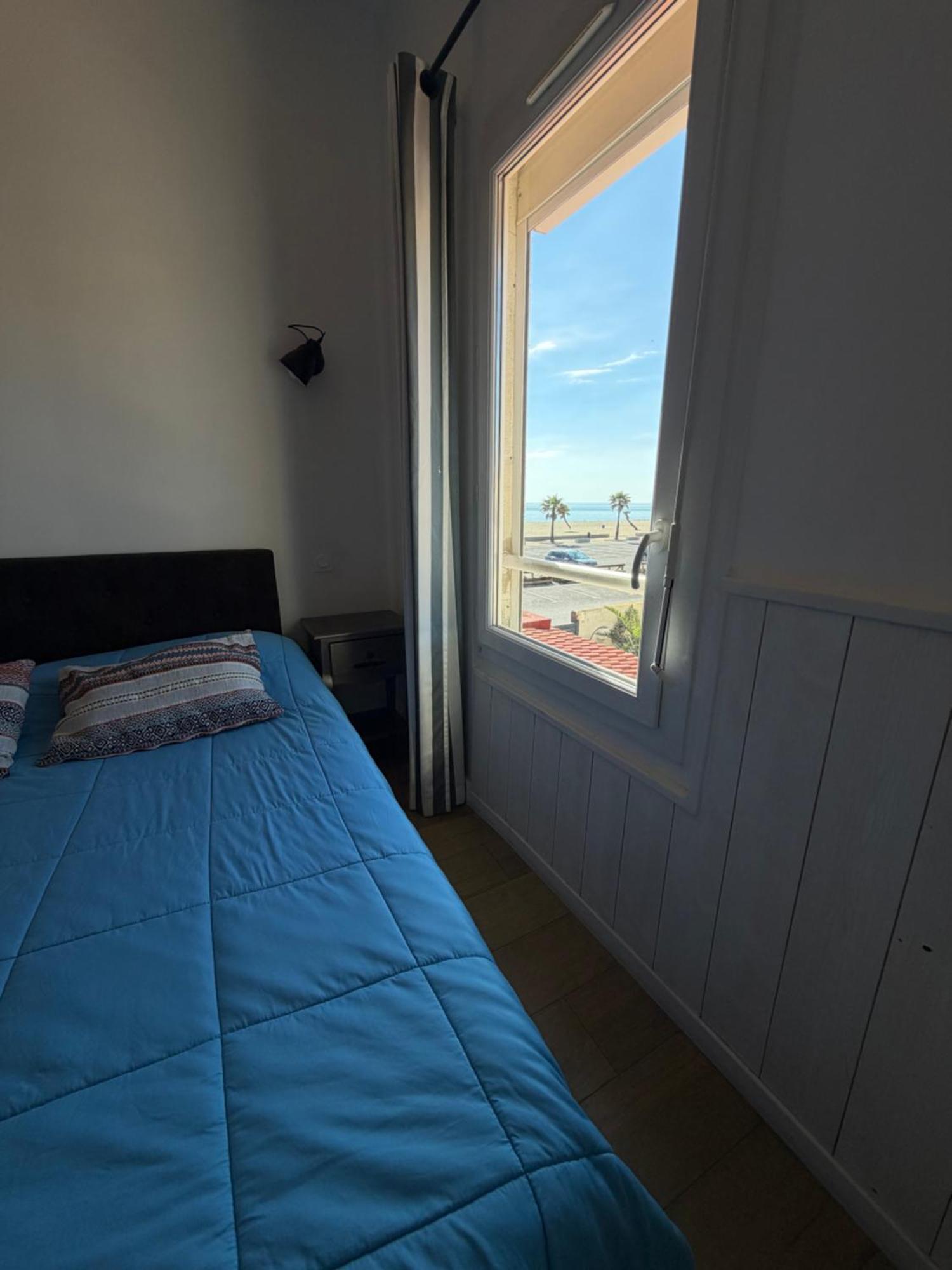 Standard Queen Room Lateral Sea View