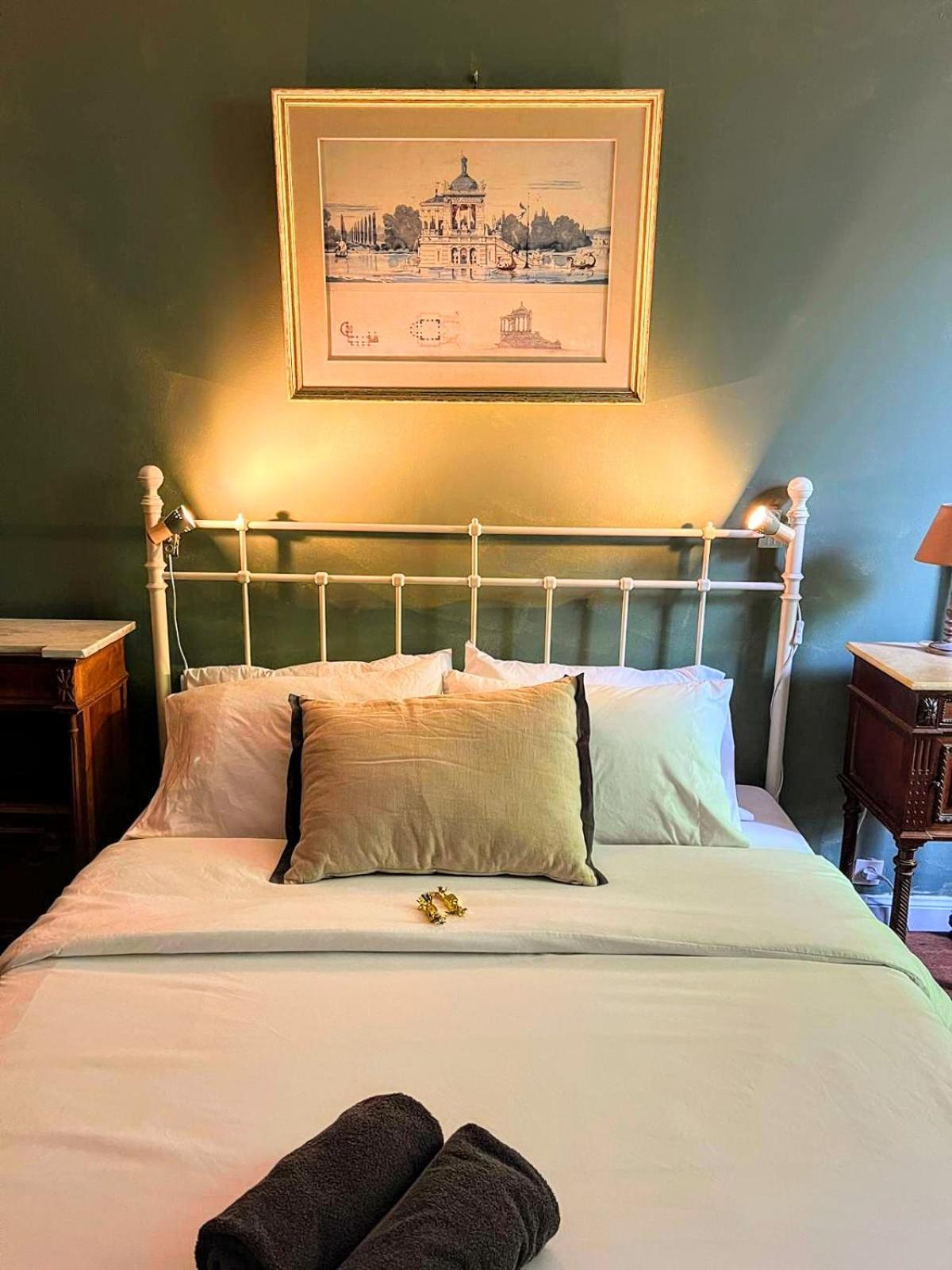 Standard Queen Room