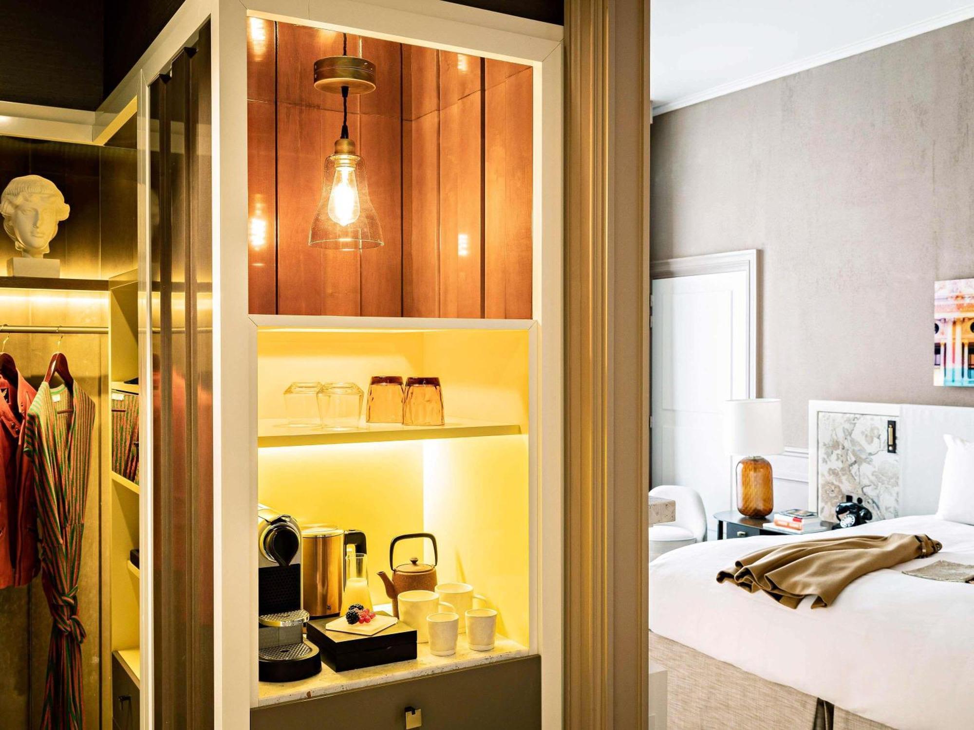 Premium Luxe Queen Kamer met 1 Queensize Bed en Uitzicht op de Binnenplaats of Rue Scribe