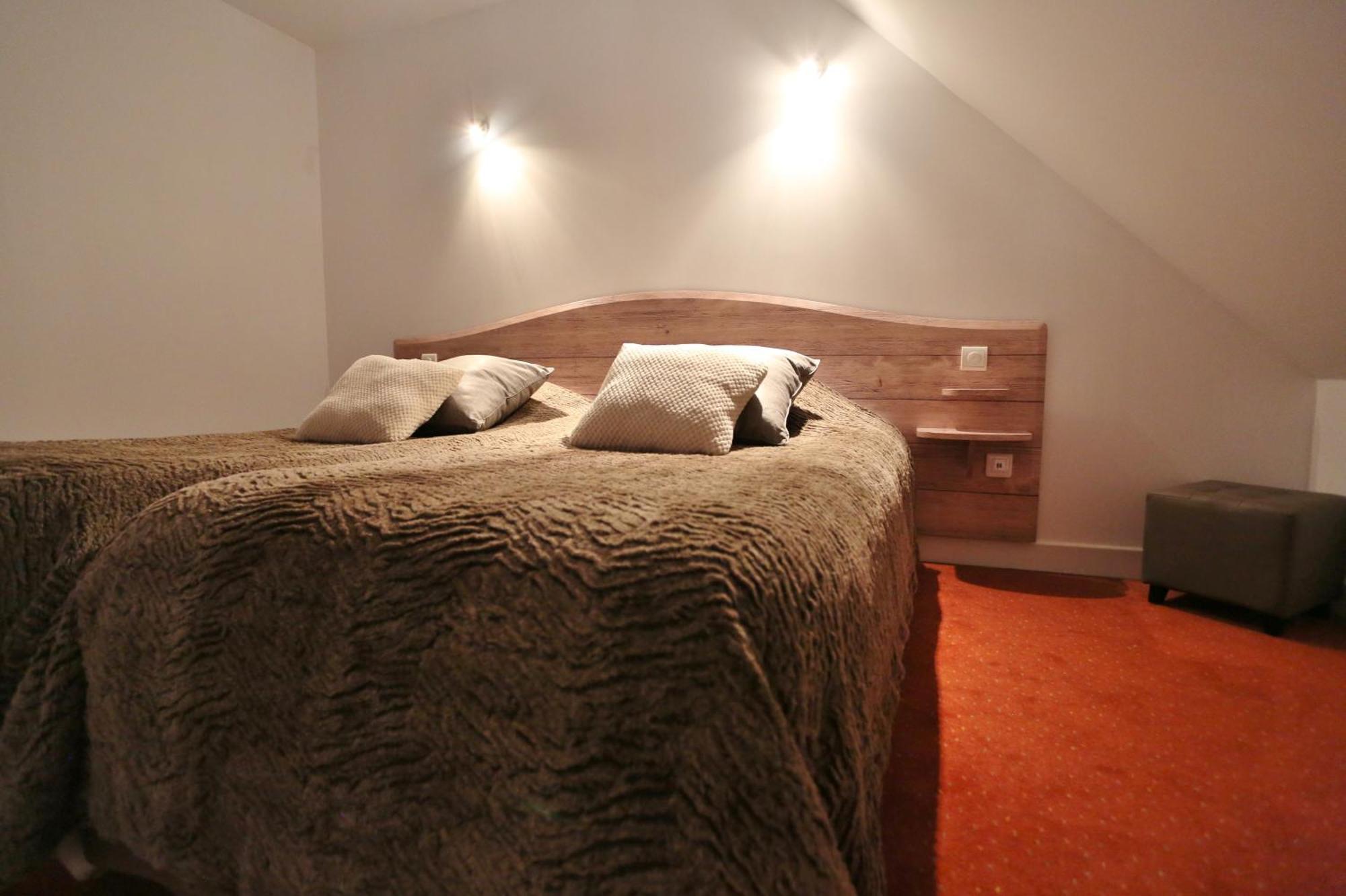 Deluxe Quadruple Room Queen Bed Kitchen