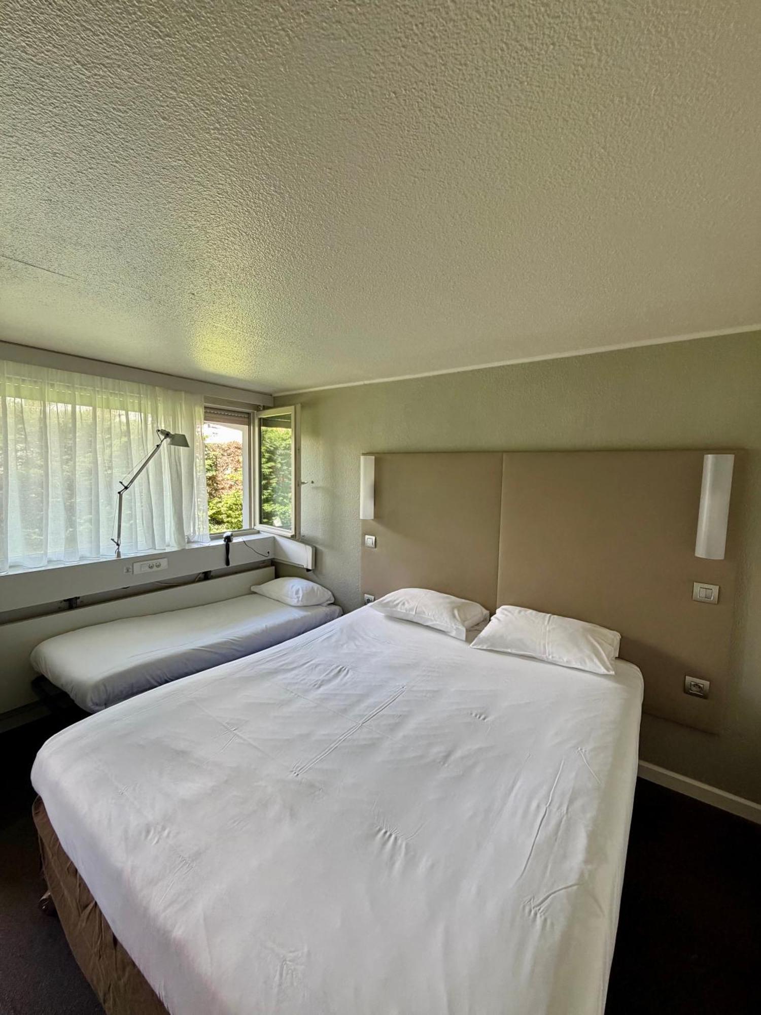 Standard Double Room One Single Bed Up to Ten Years