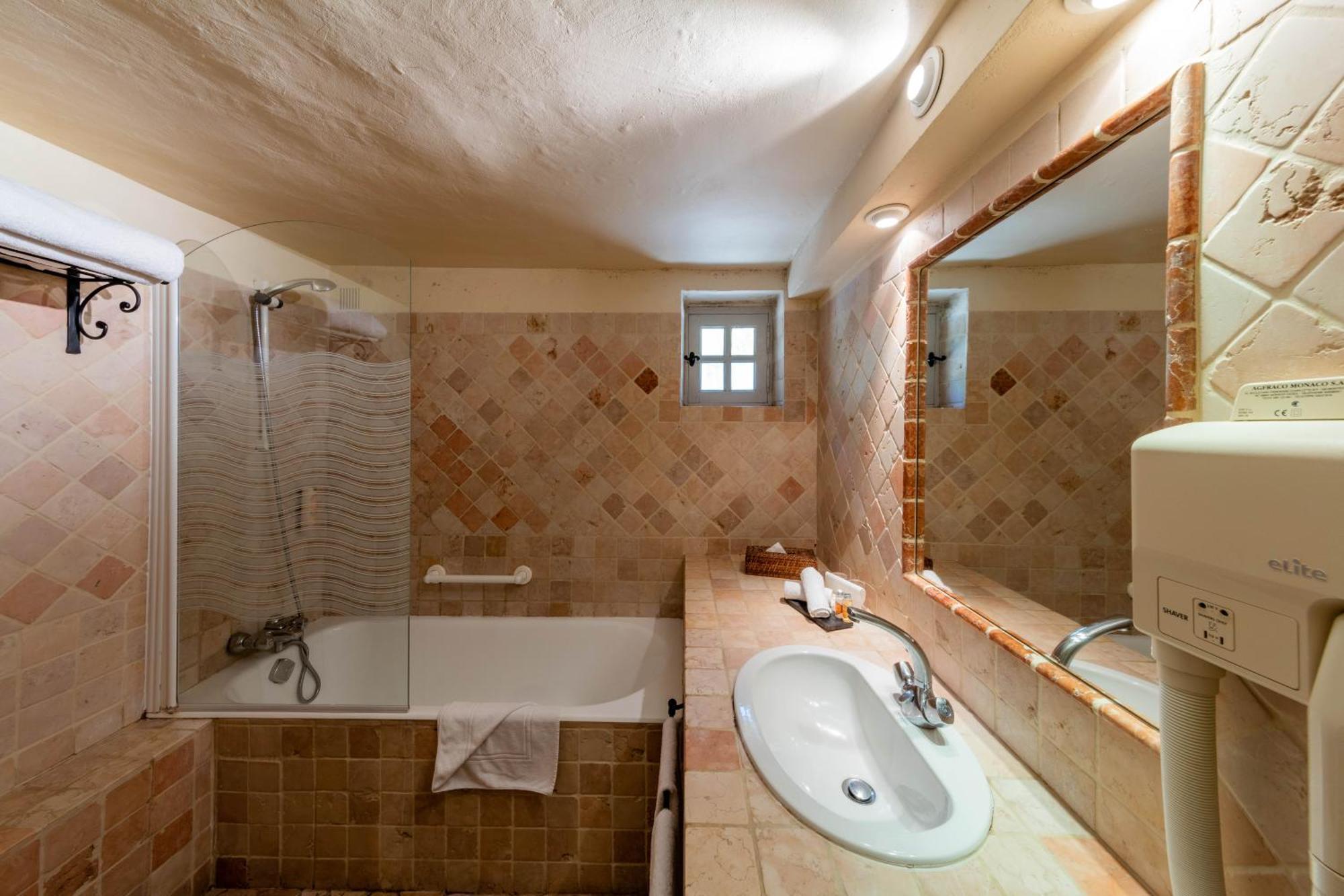 Standard Double or Twin Room Garden View