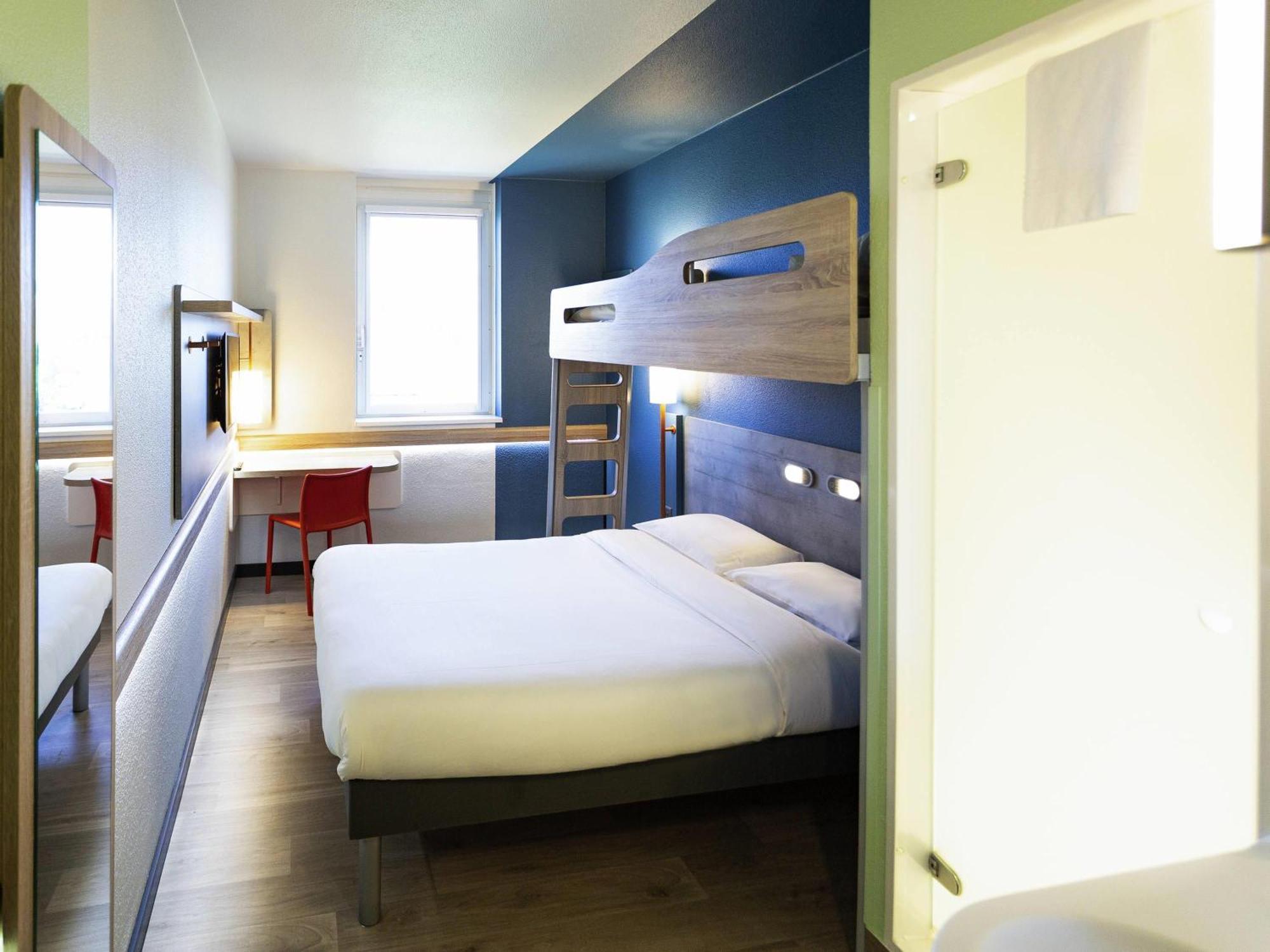 Triple Room One Double Bed One Bunk Bed