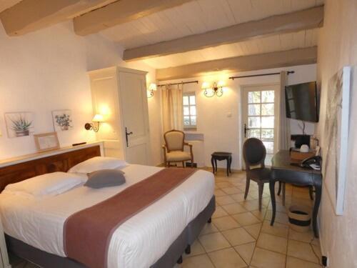 Standard Double or Twin Room Garden View