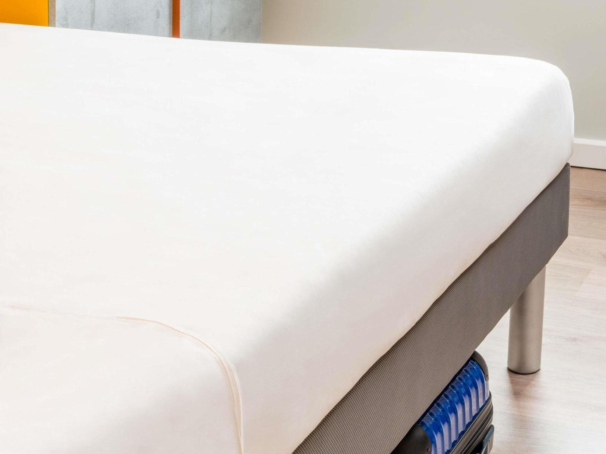 Classic Room Two Single Beds Garden View