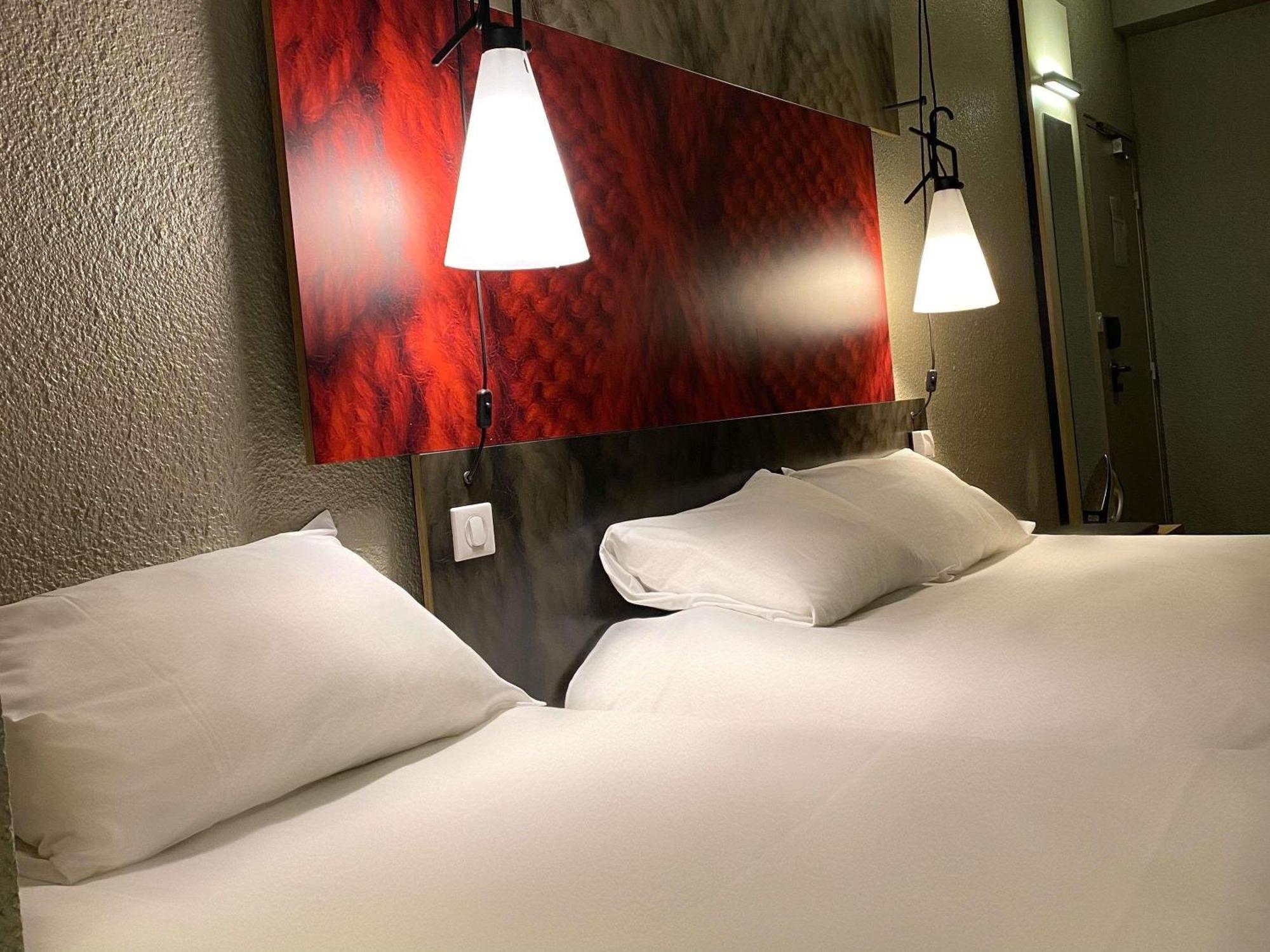 Standard Double Room One Single Bed