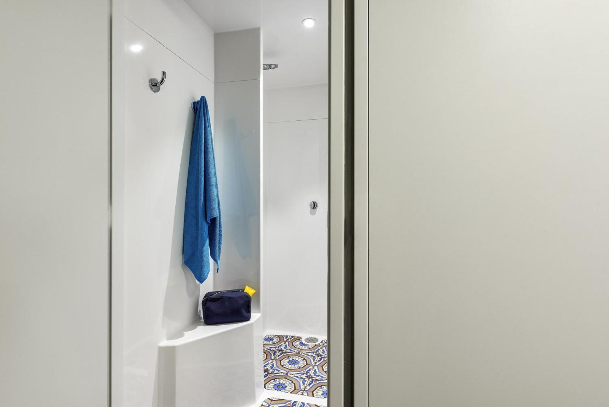 Chambre Triple avec Salle de Bains Commune