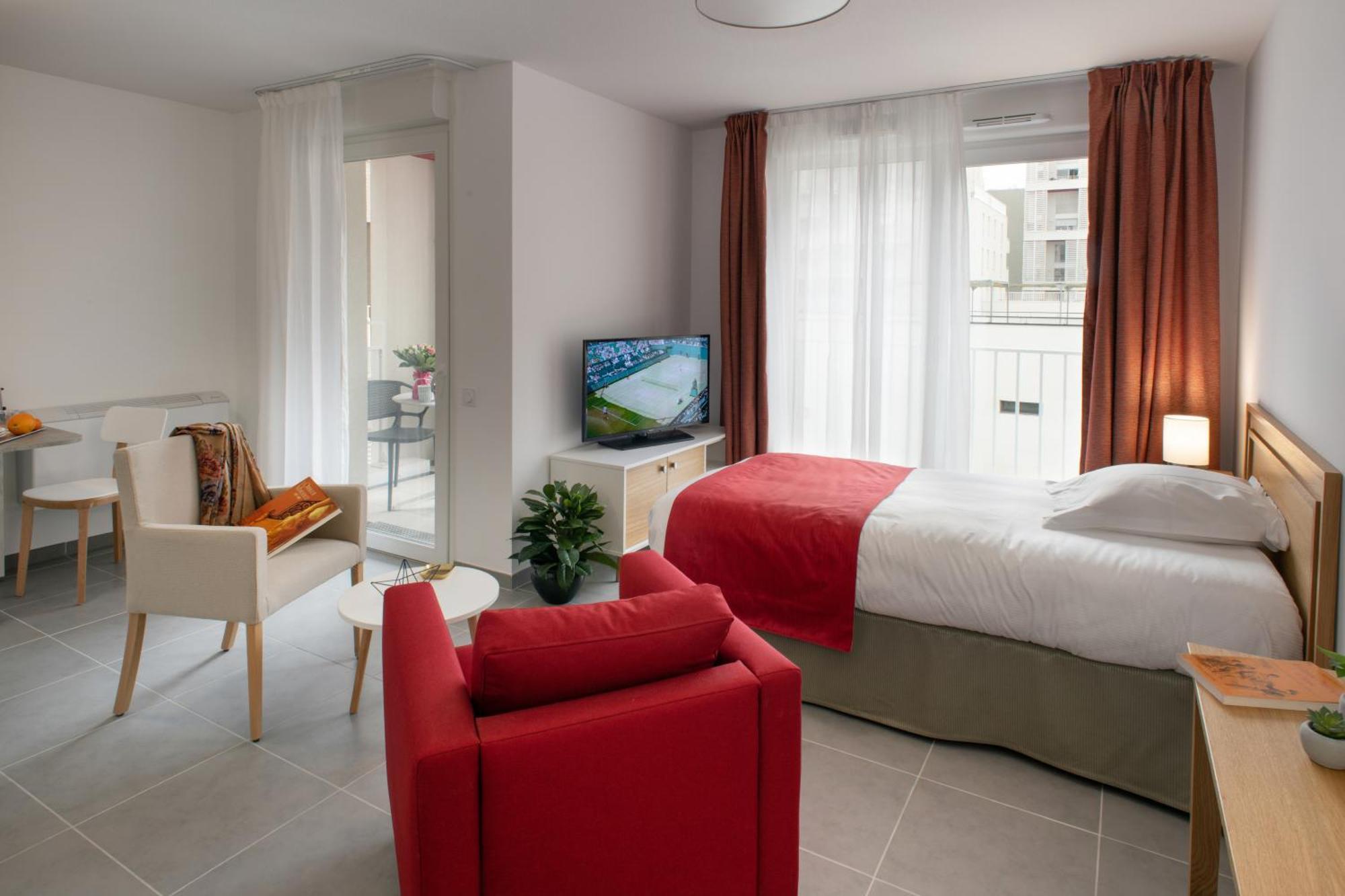 Studio Apartment