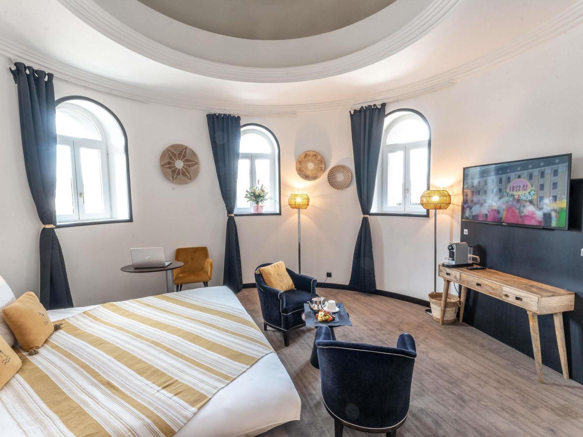 Superior King Suite