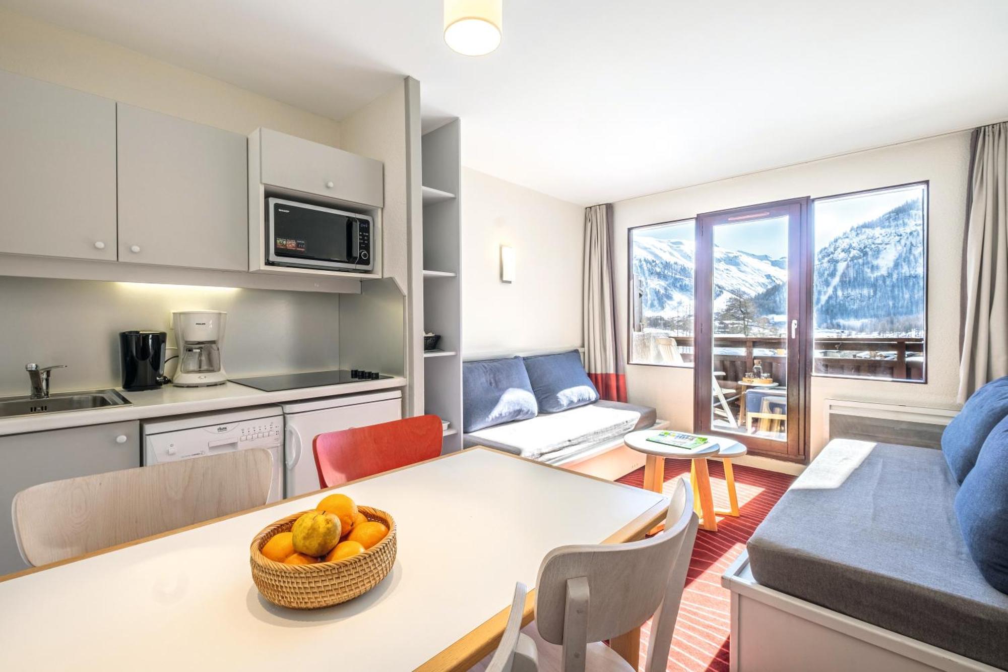 One-Bedroom Apartment Open Mountain View
