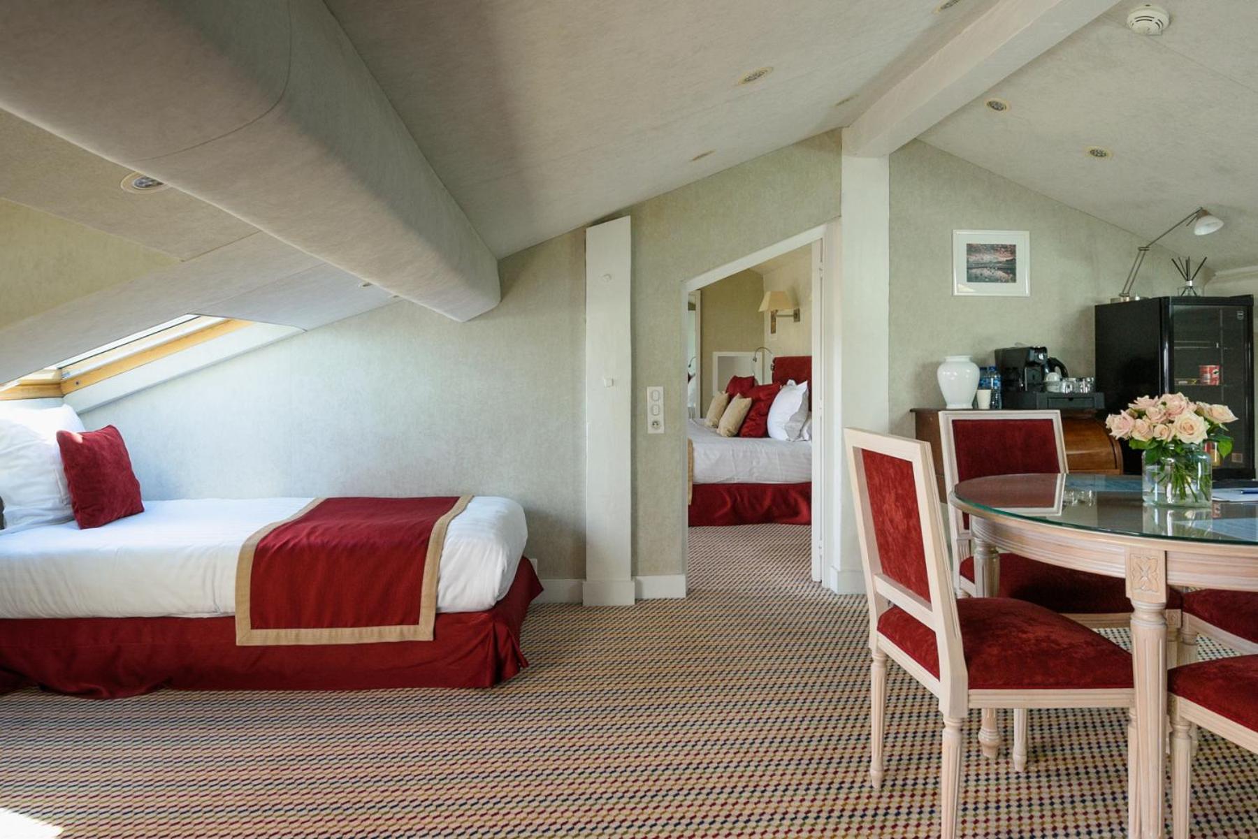 Family Suite Attic Flat partial Sea City View