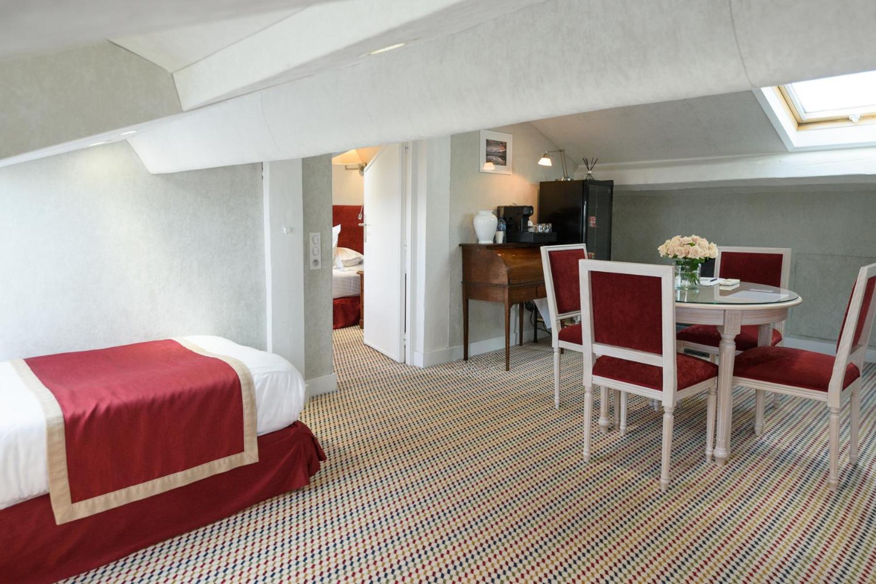 Family Suite Attic Flat partial Sea City View