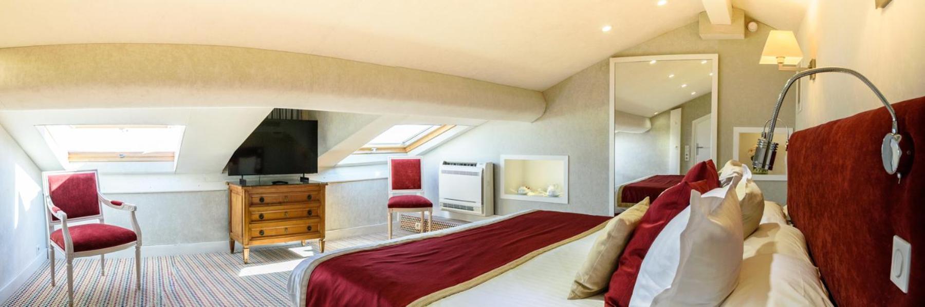 Family Suite Attic Flat partial Sea City View