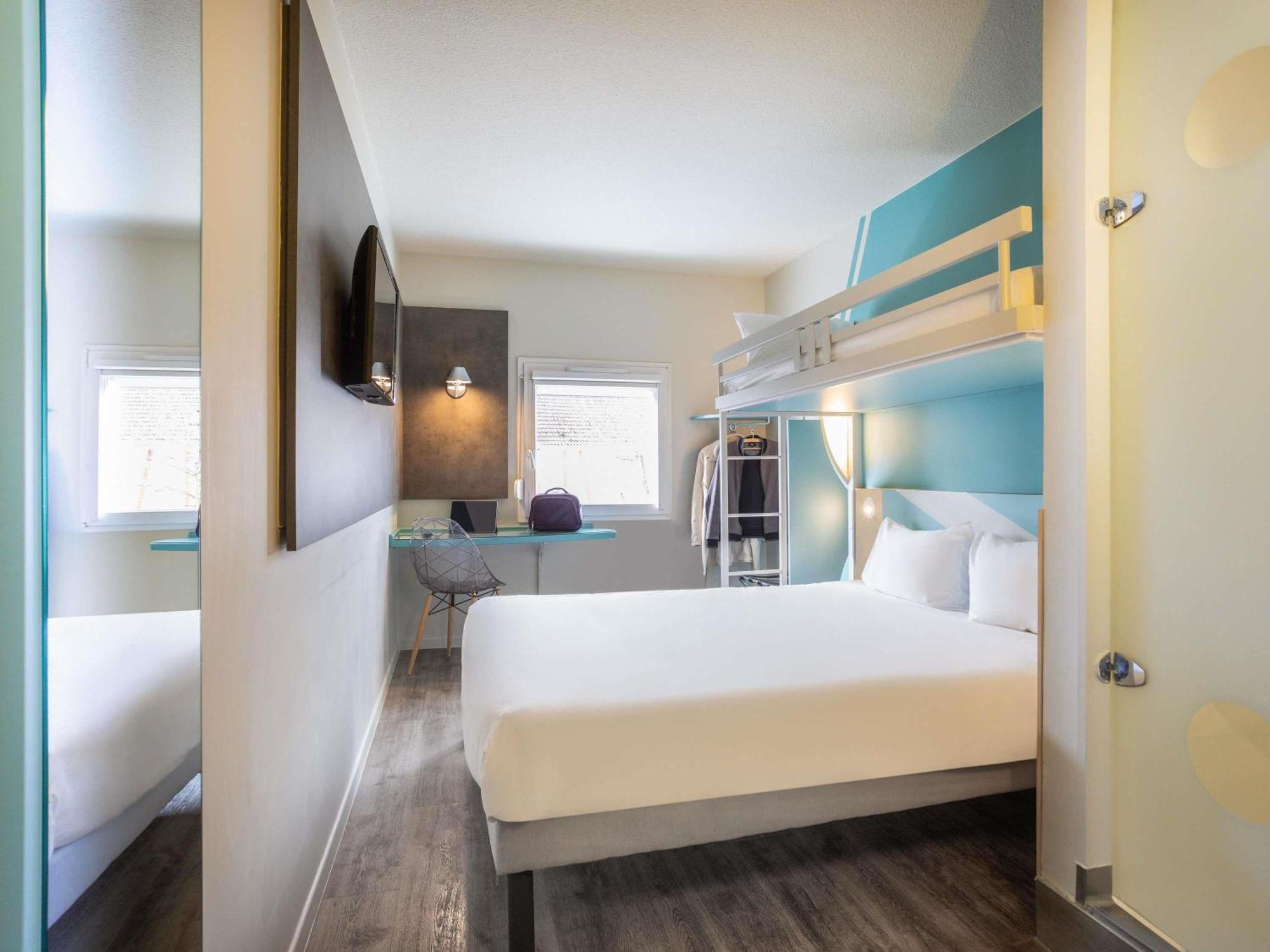 Triple Room Three Single Beds