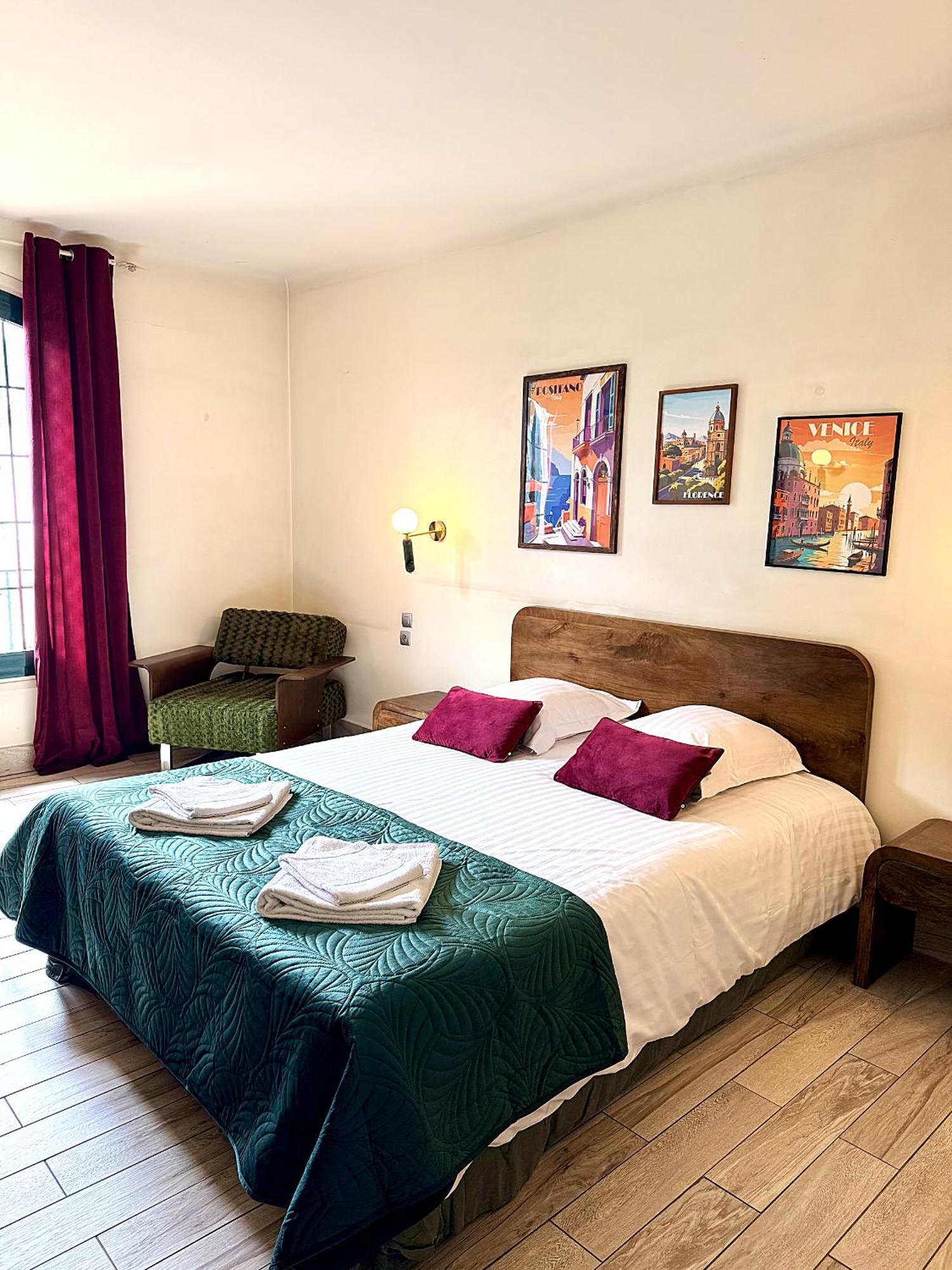 Triple Room