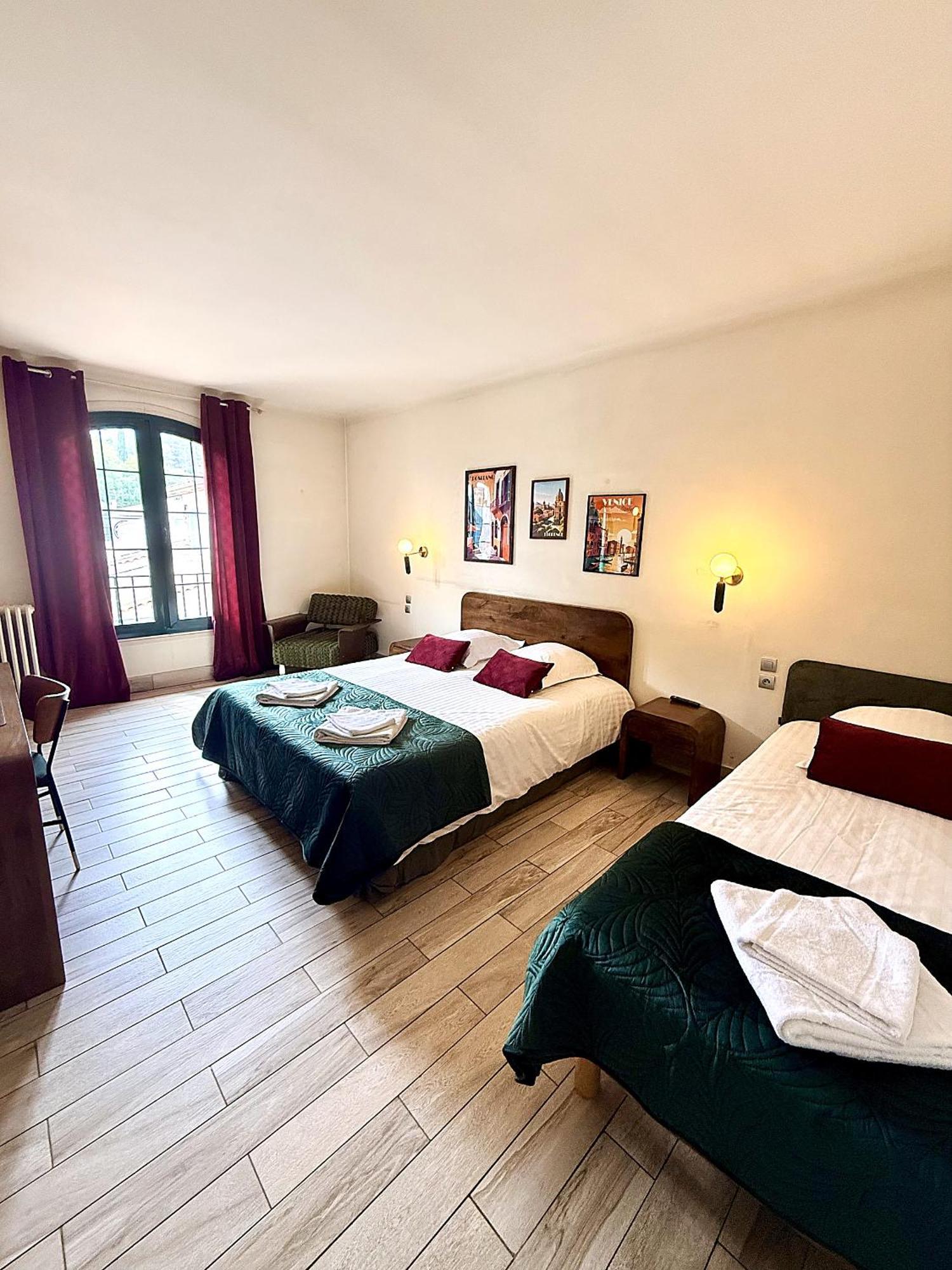 Triple Room