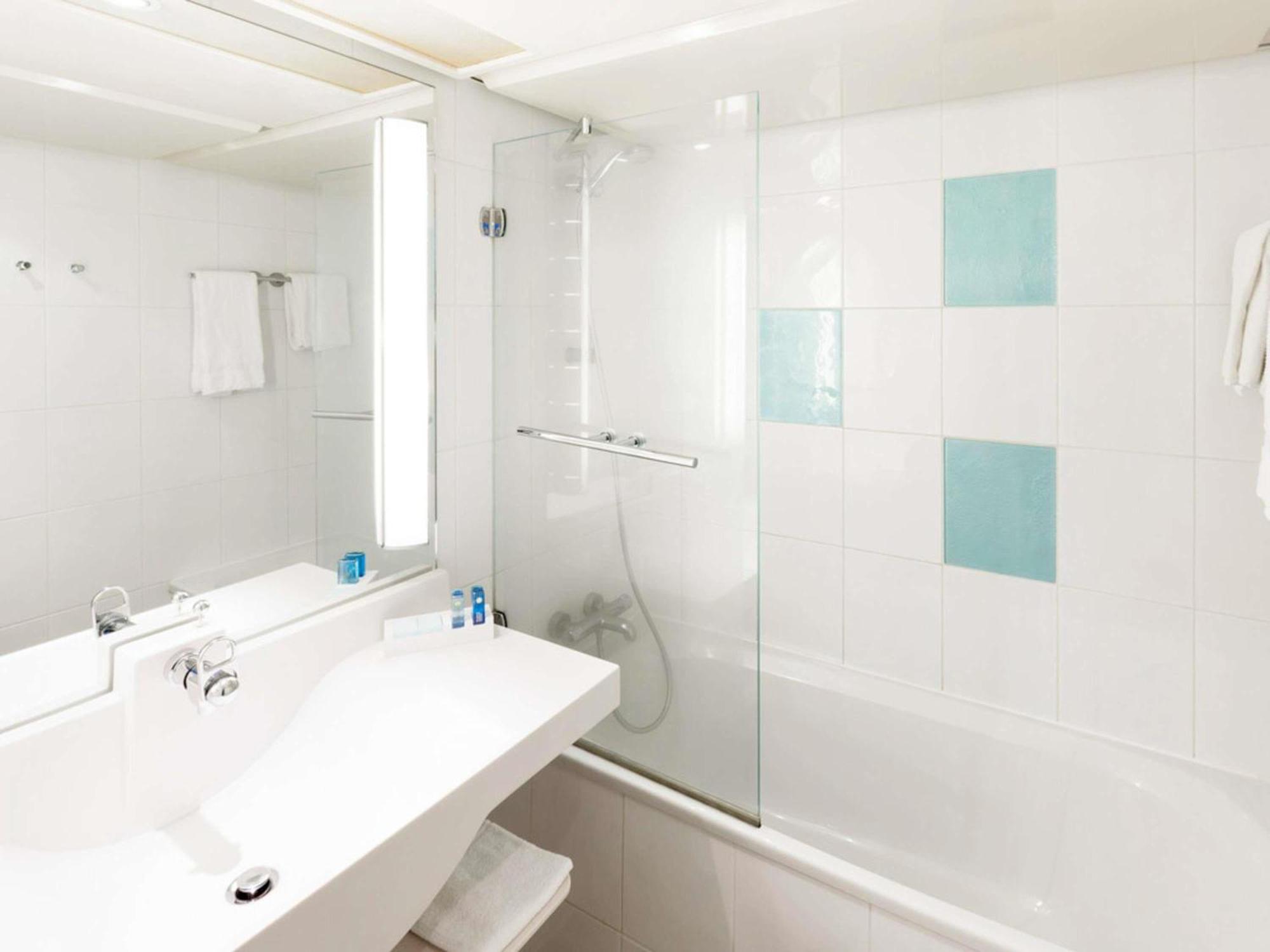 Deluxe Queen Room Harbour View