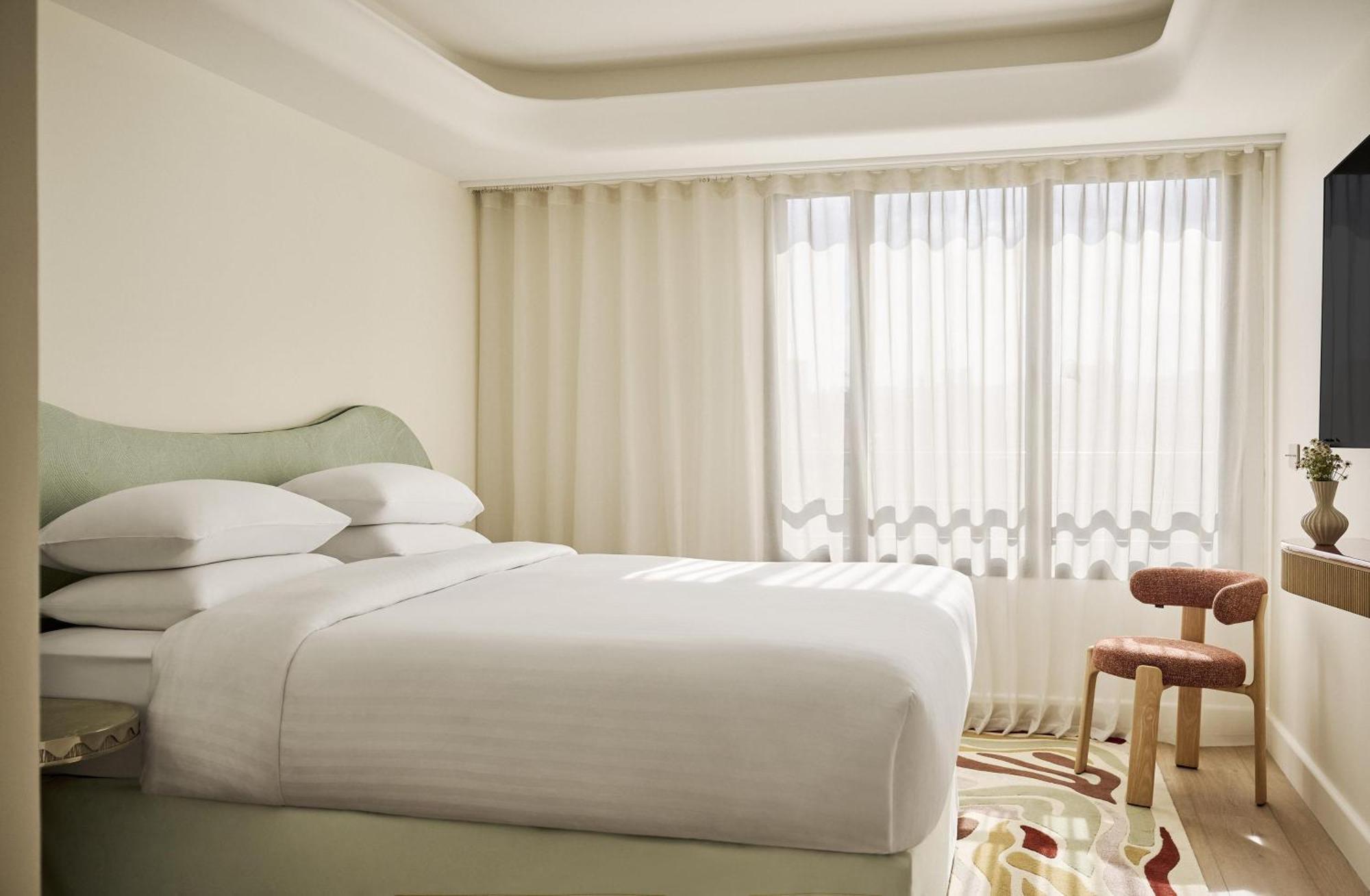 Queen Room