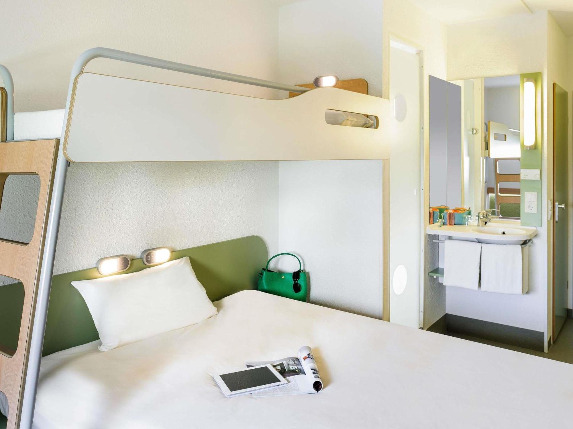 Triple Room Three Single Beds