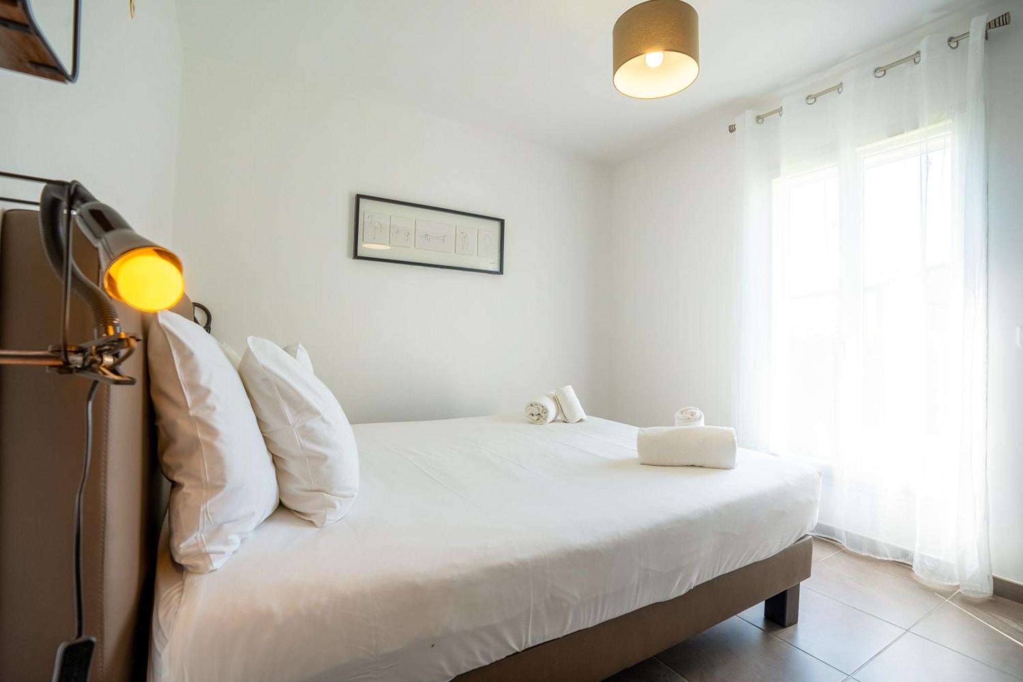 Two-Bedroom Apartment Air Conditioning Terrace