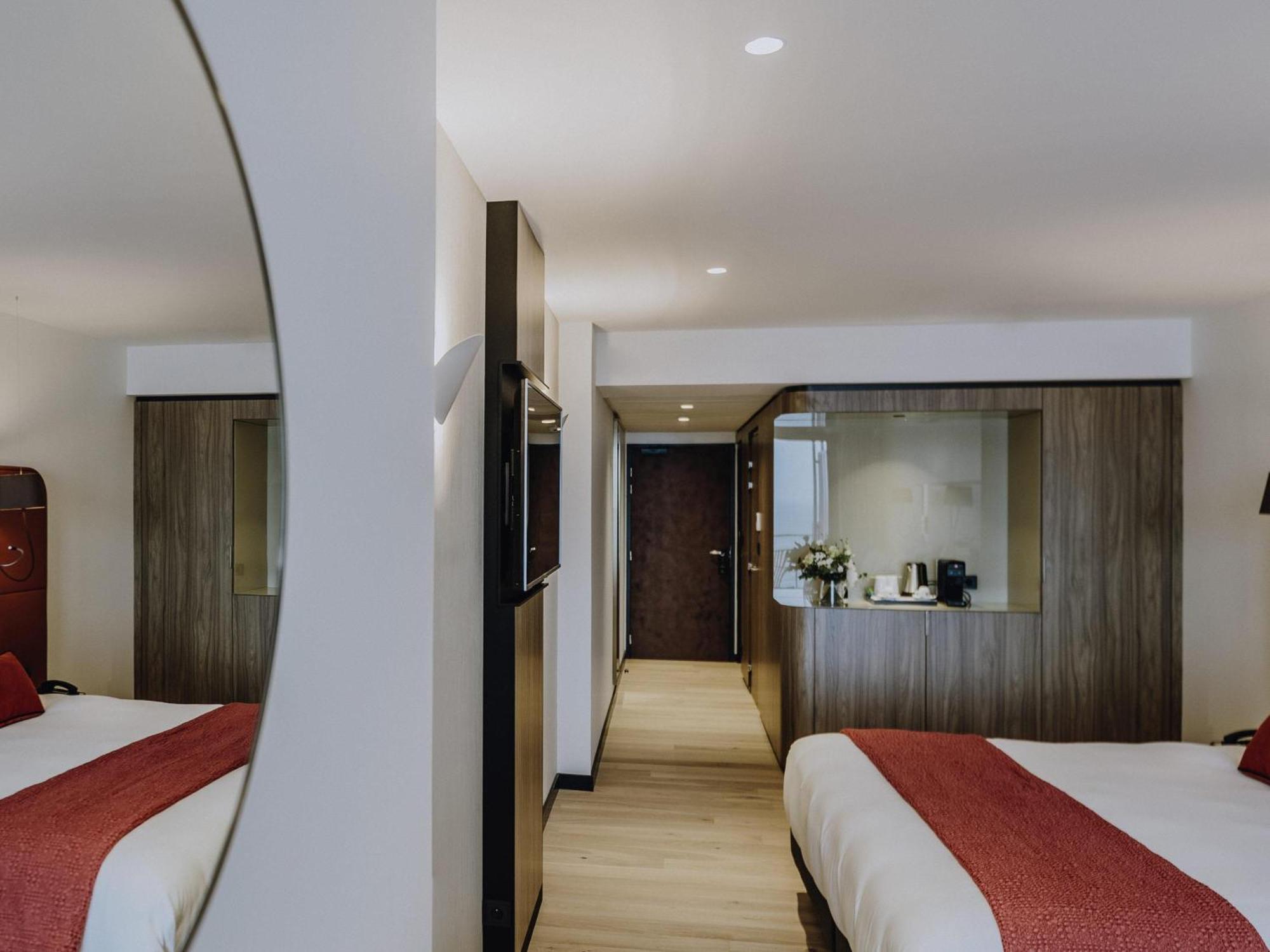 Deluxe Room with One King Bed or Two Single Beds, Sea Front and Balcony