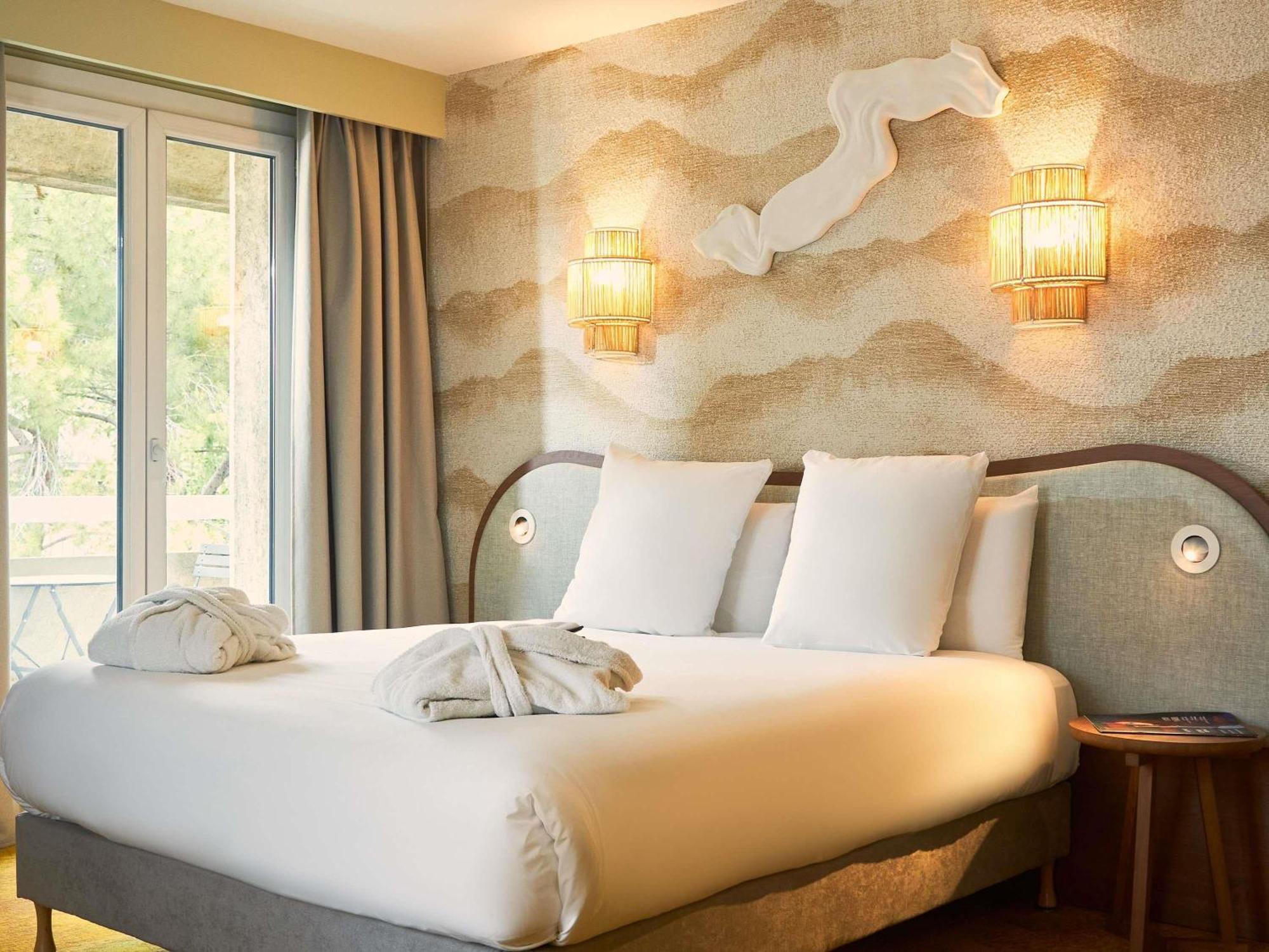 Suite One Double Bed One Double Sofa Bed