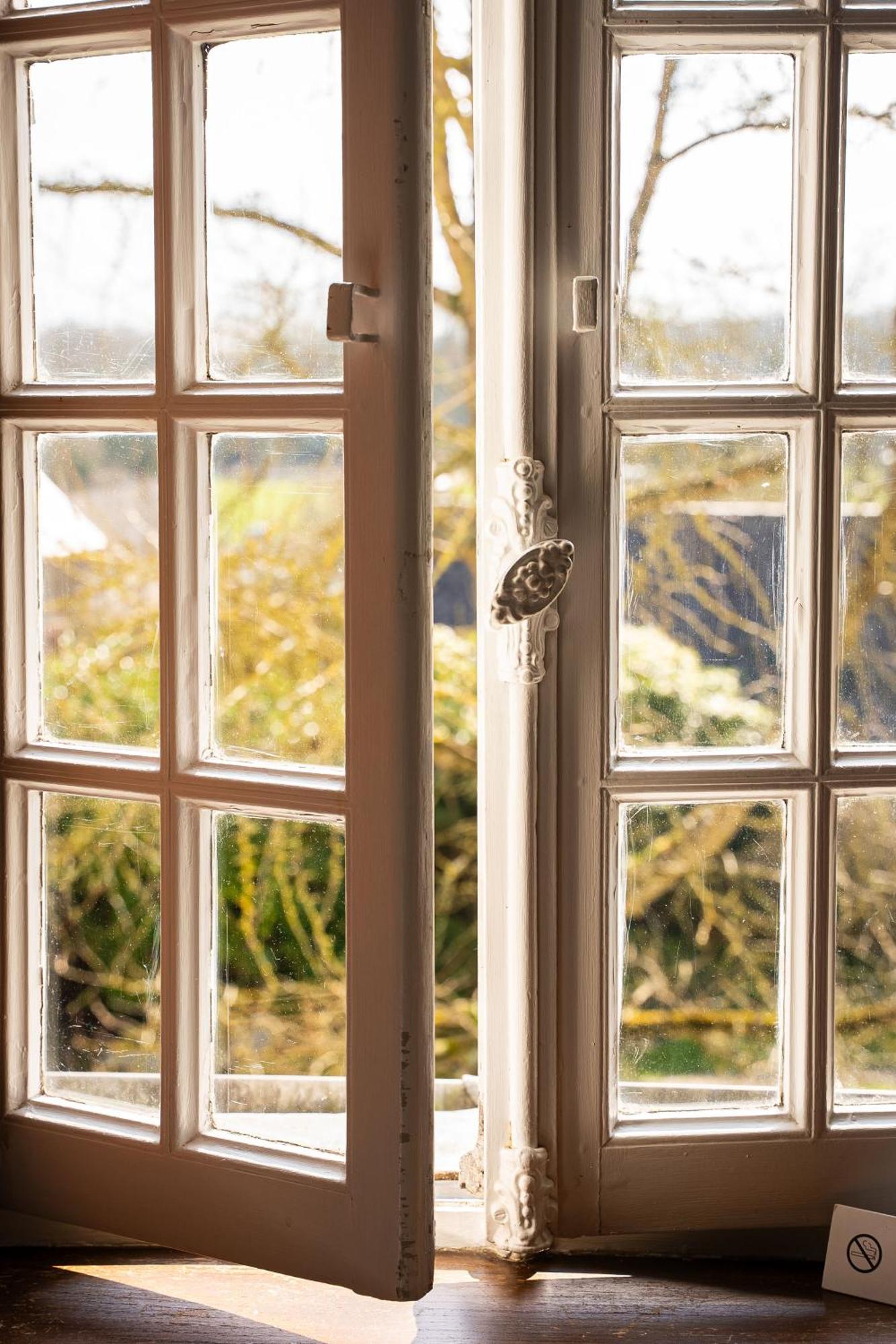 Queen Room Garden View