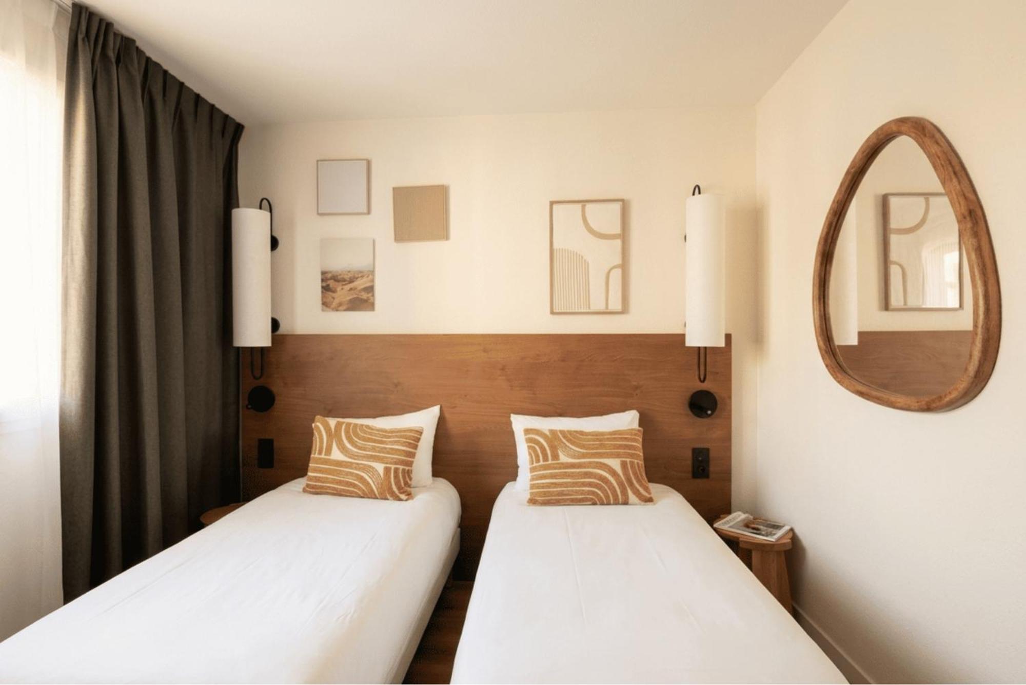 Twin Room Garrigue side