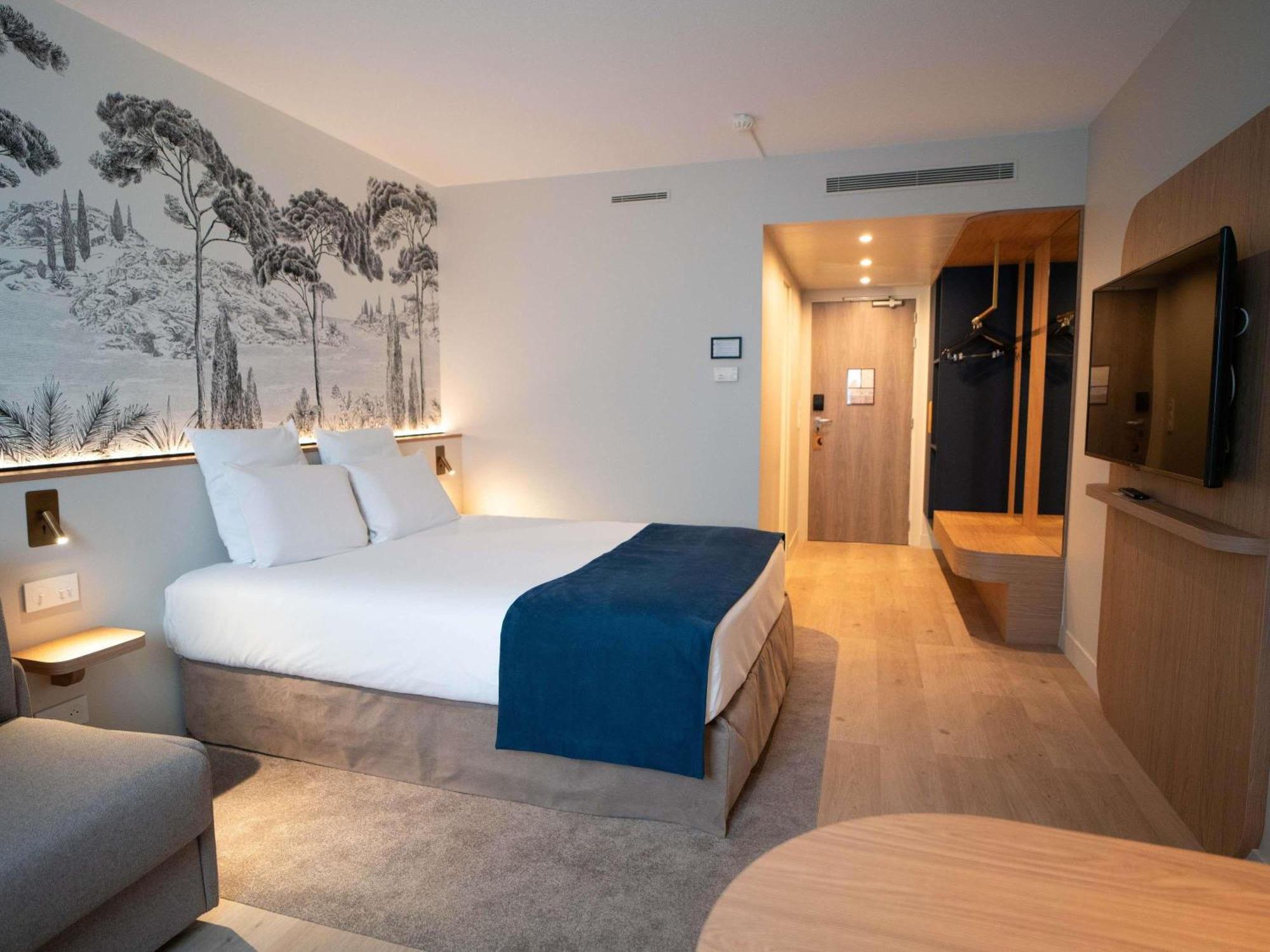 Chambre Familiale Supérieure avec 1 Lit Double et 1 Canapé-Lit