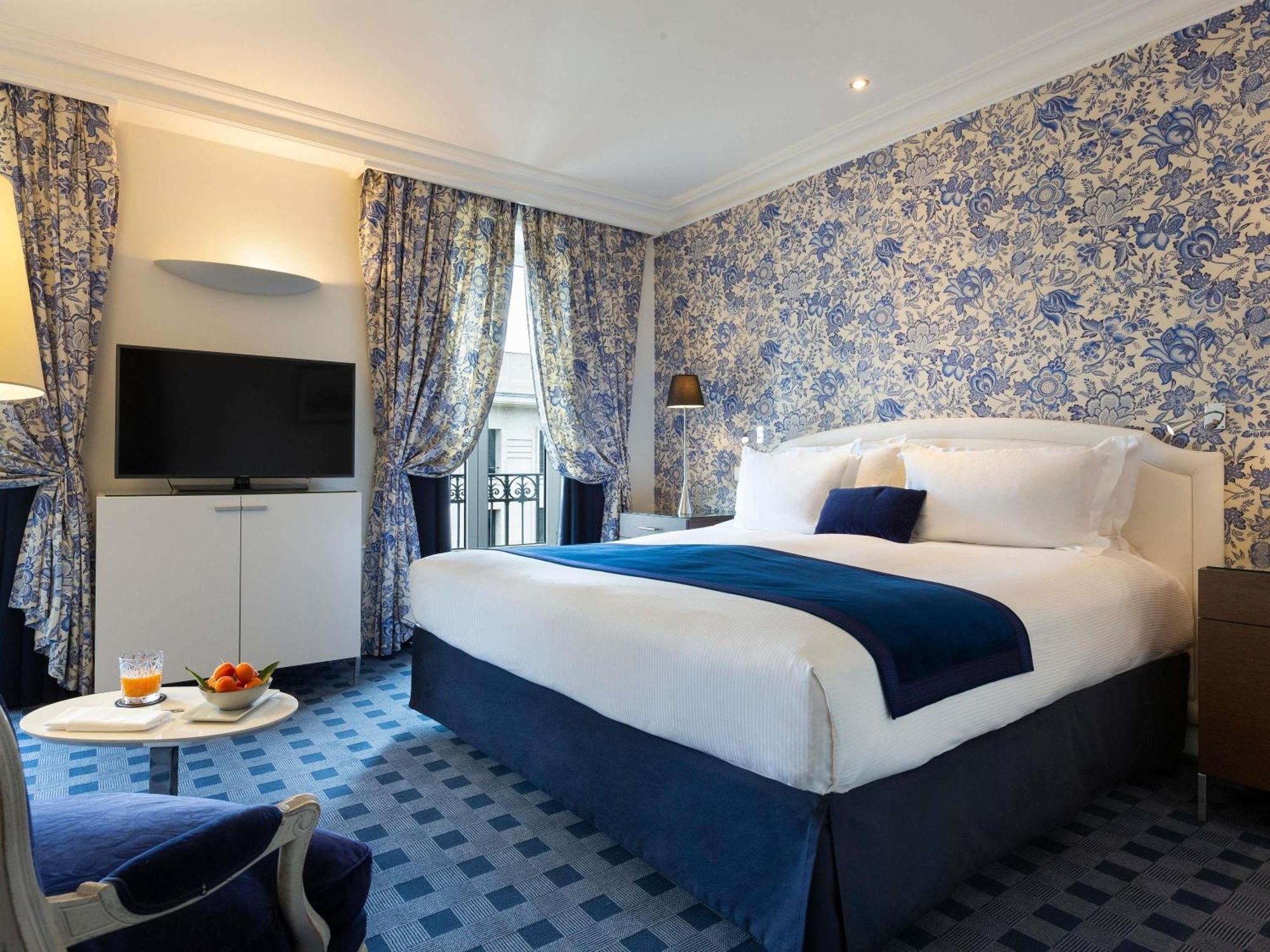 Superior Double Room Square View