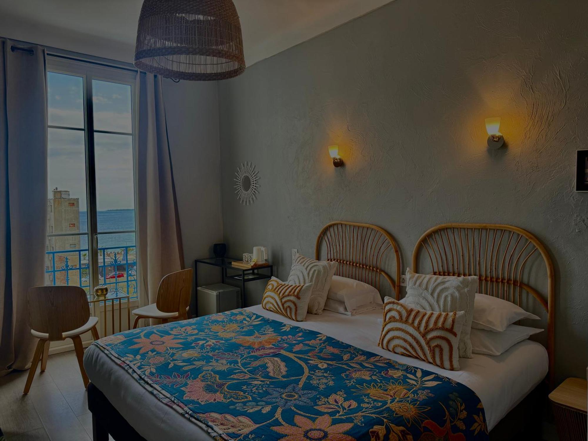 Double or Twin Room Sea View