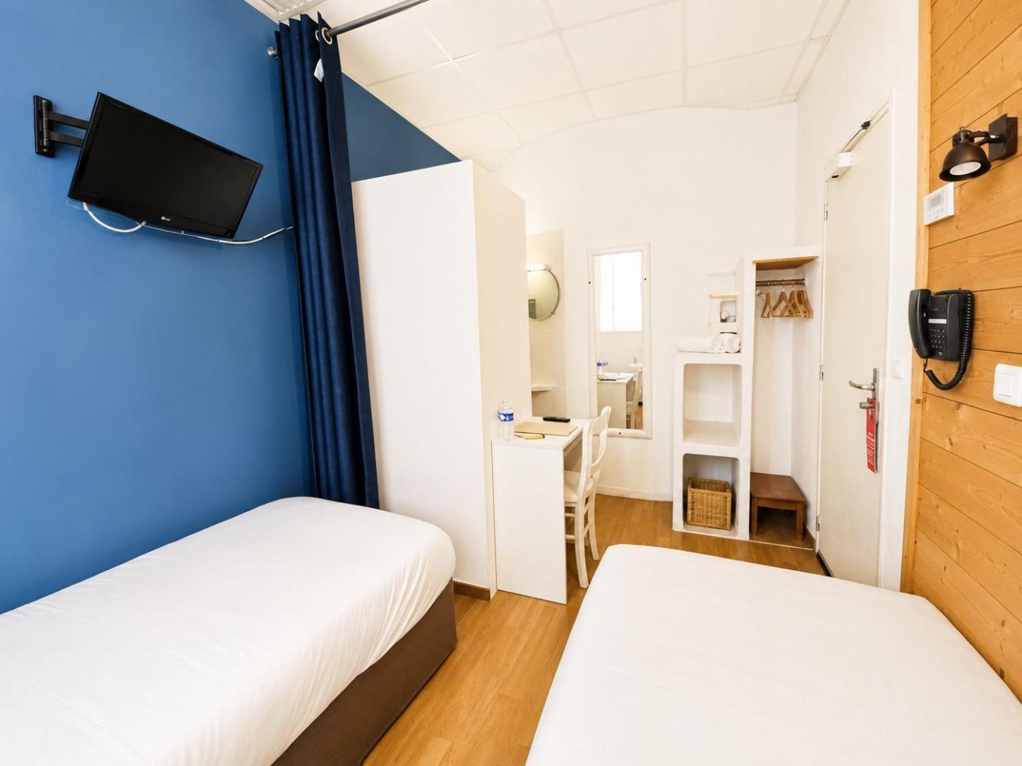 Chambre Lits Jumeaux avec Toilettes Communes