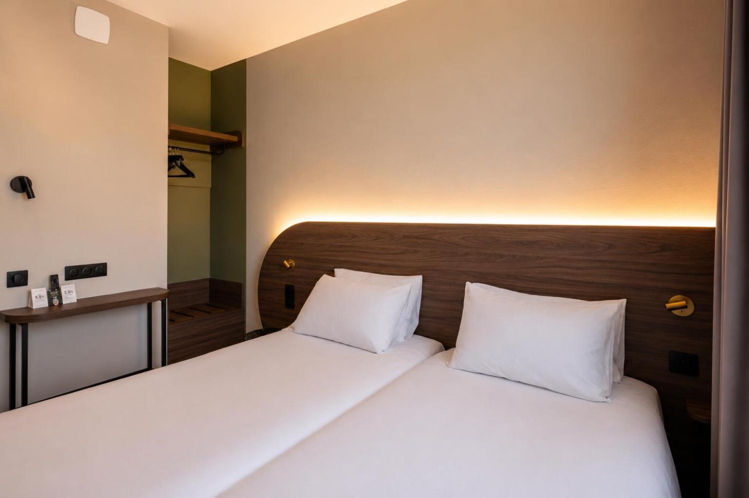 Standard Twin Room