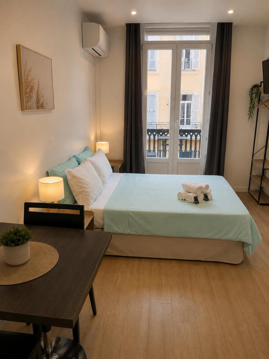 Studio Apartment