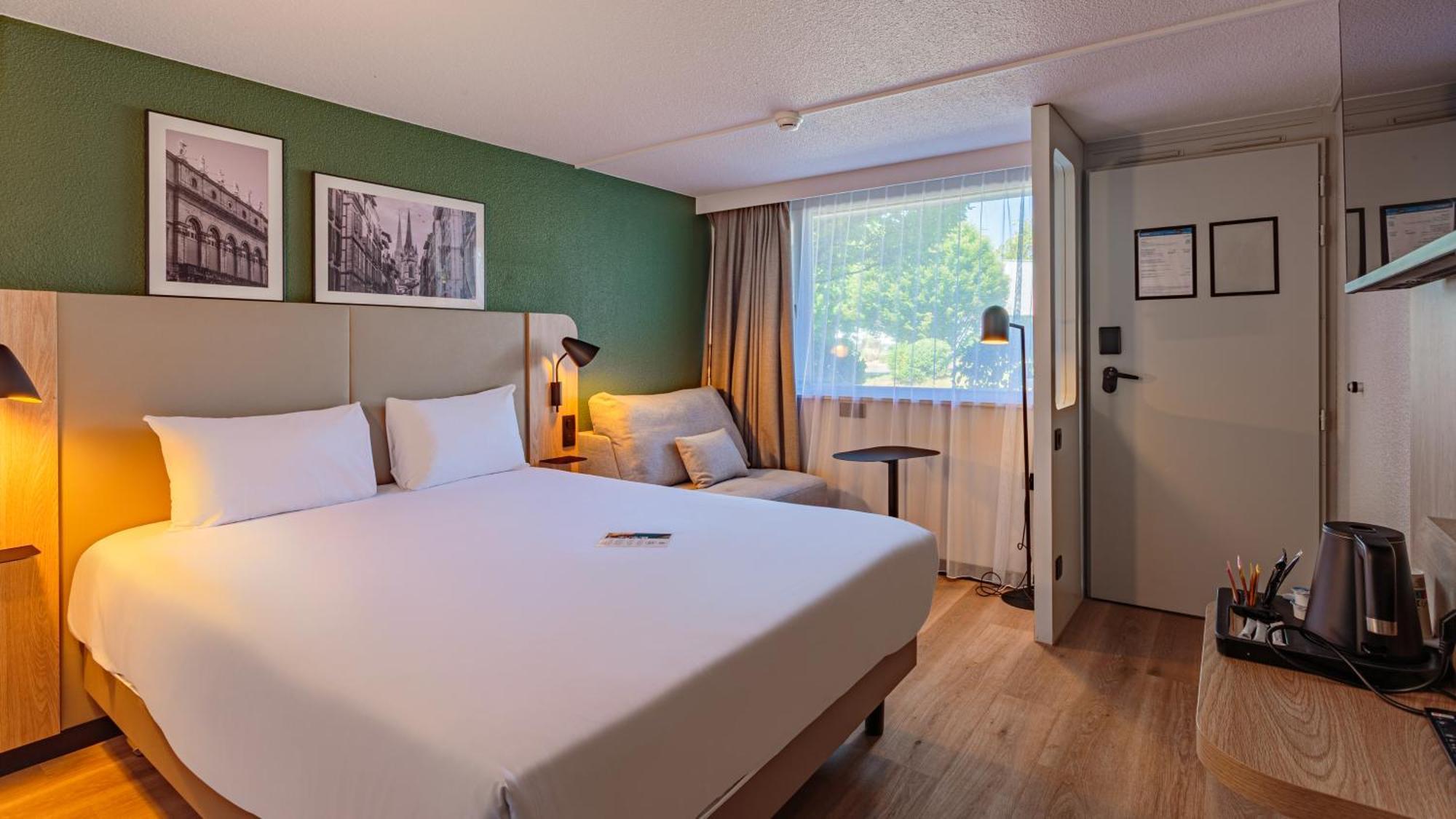 Chambre Lit Queen-Size Standard avec Canapé-Lit