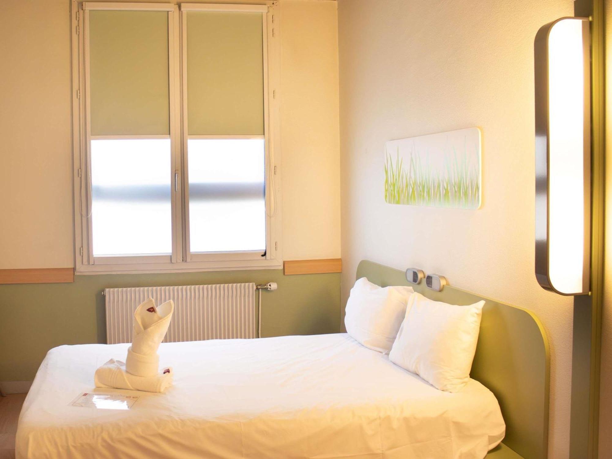 Triple Room a Double Bed a Single Bed