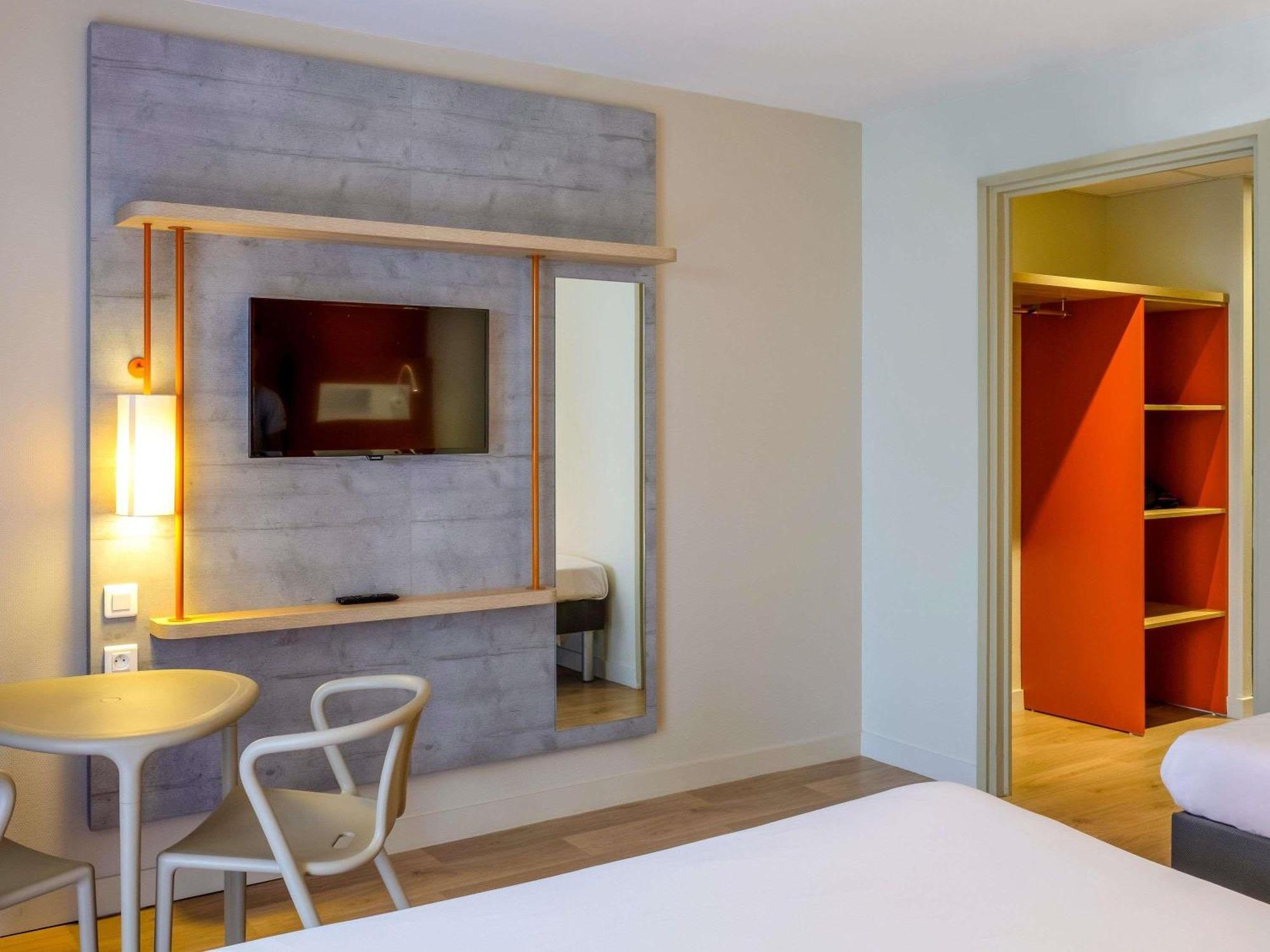 Triple Room a Double Bed a Single Bed