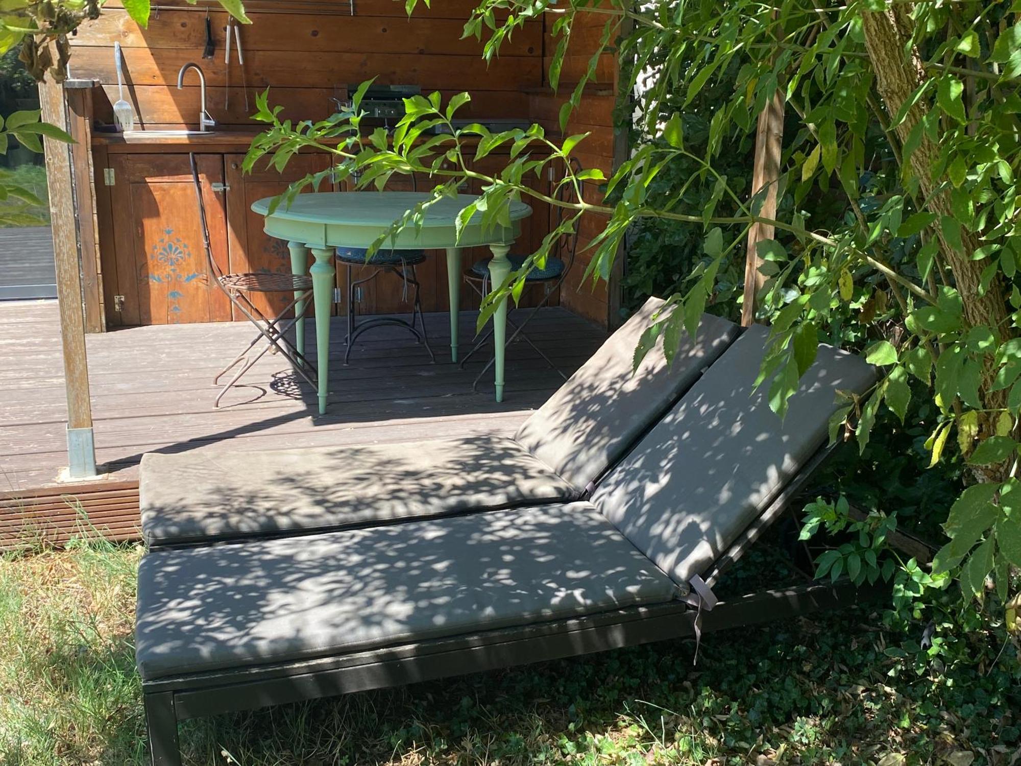 Studio Garden View