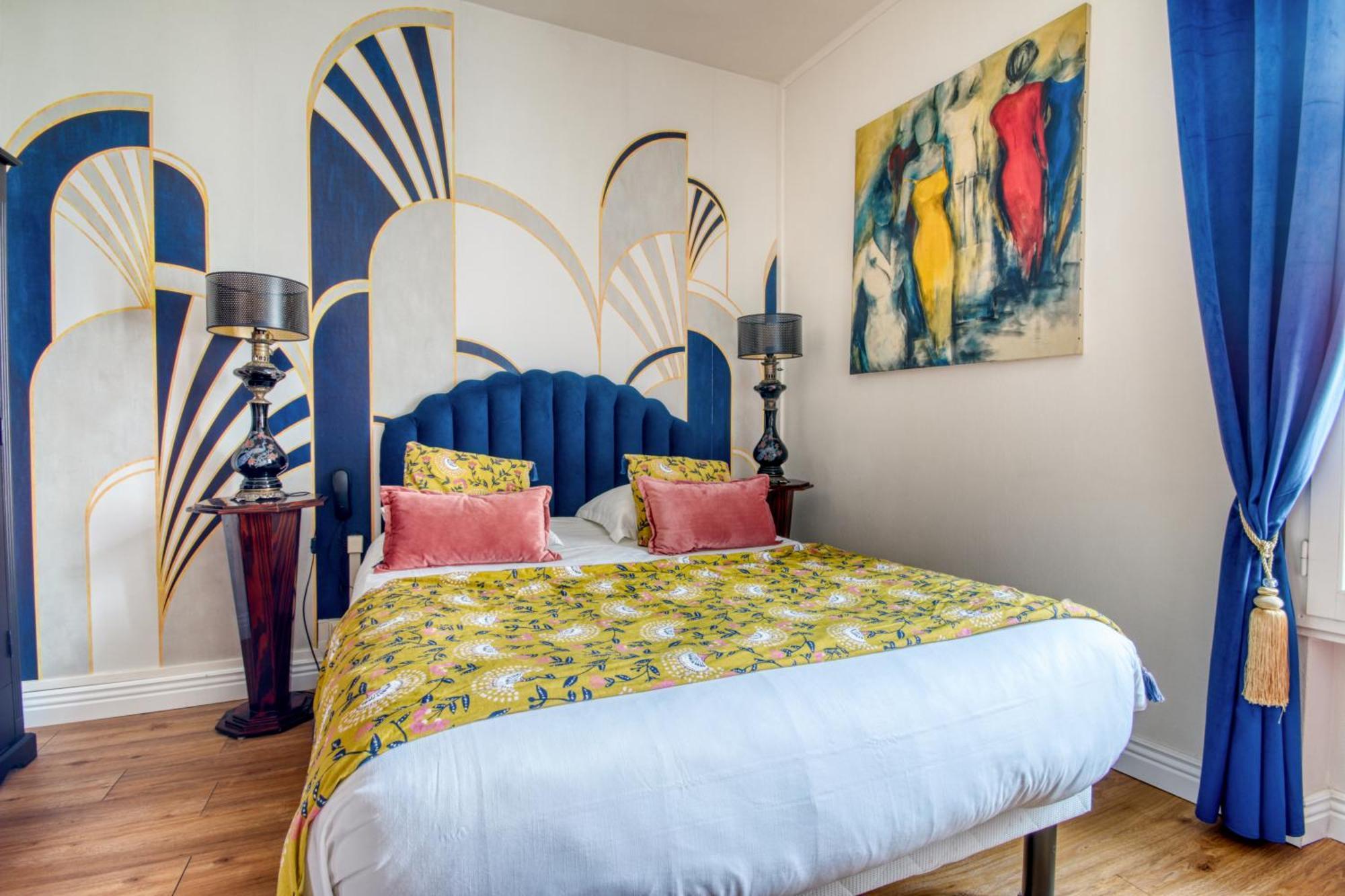 Superior Double Room Street View